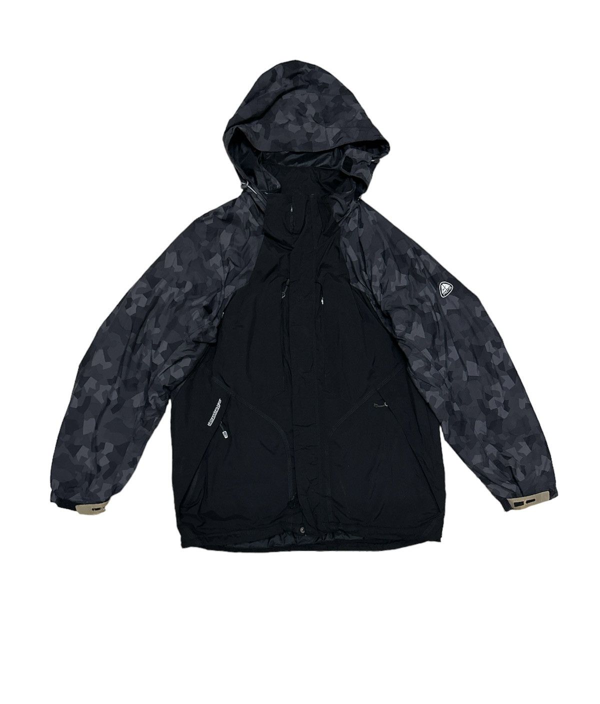 Nike × Nike ACG Nike ACG Padded Jacket Camo Sleeve Design Attachment Hoodies Size US L / EU 52-54 / 3 - 1 Thumbnail