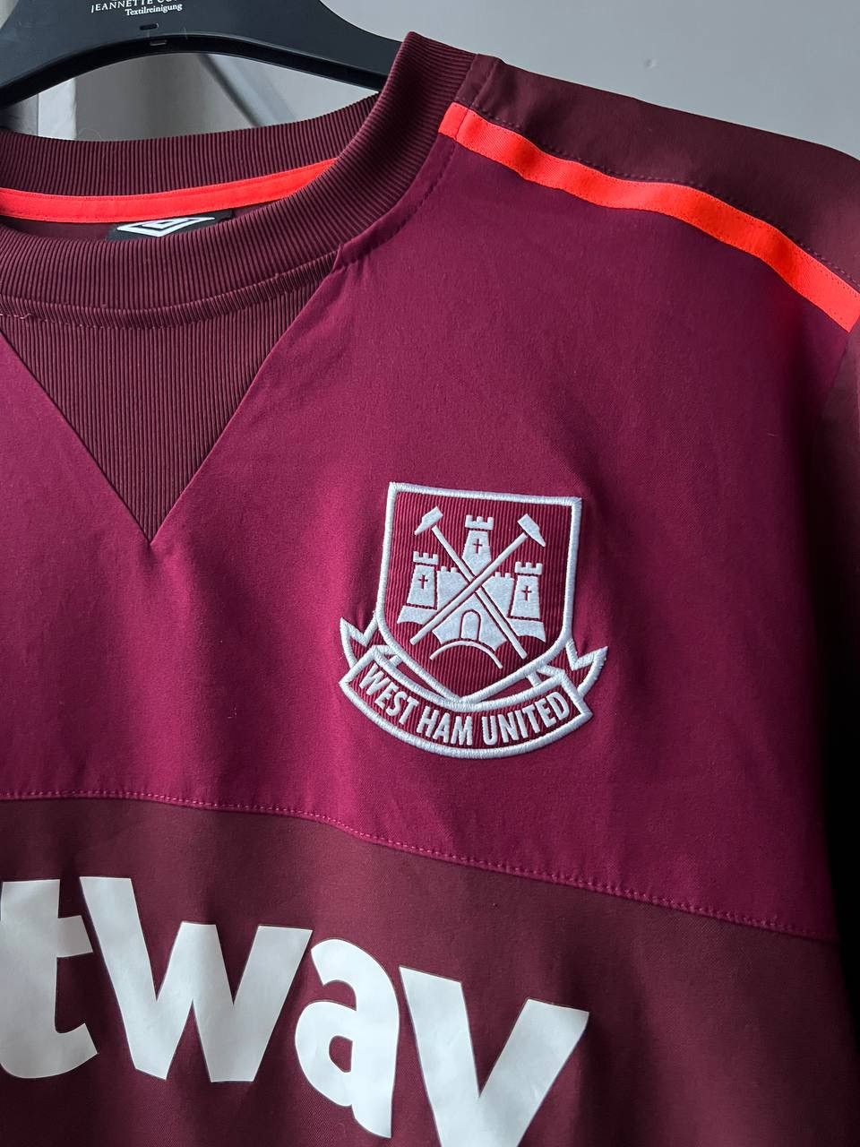 Umbro 2020/21 WEST HAM UNITED TRAINING SOCCER FOOTBALL JACKET SZ L Size US L / EU 52-54 / 3 - 6 Thumbnail