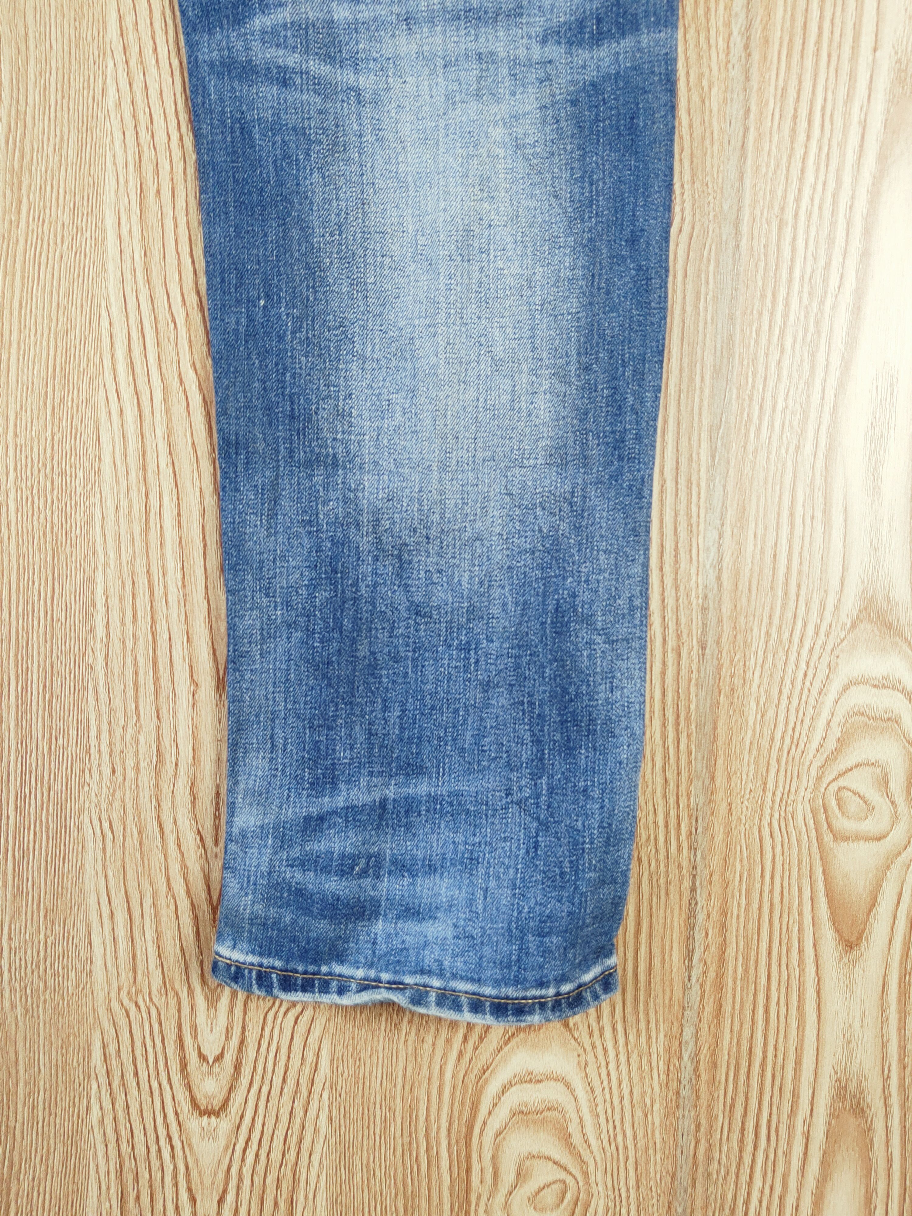 Uniqlo × Vintage Vintage Uniqlo Blue Faded Distressed Ripped Jeans Size US 34 / EU 50 - 11 Thumbnail