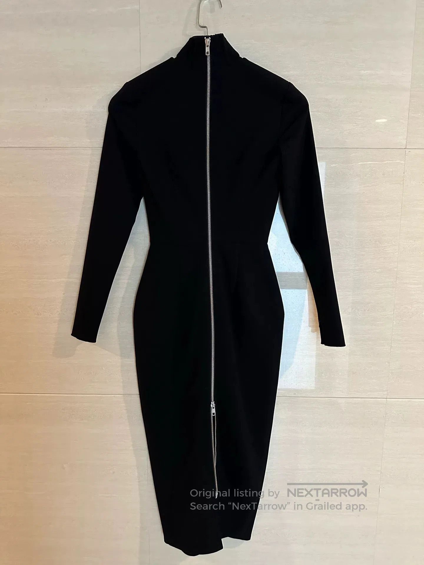 Alex Perry Alex Perry Black Slim-Fit Dress Size 6. Size S / US 4 / IT 40 - 2 Thumbnail
