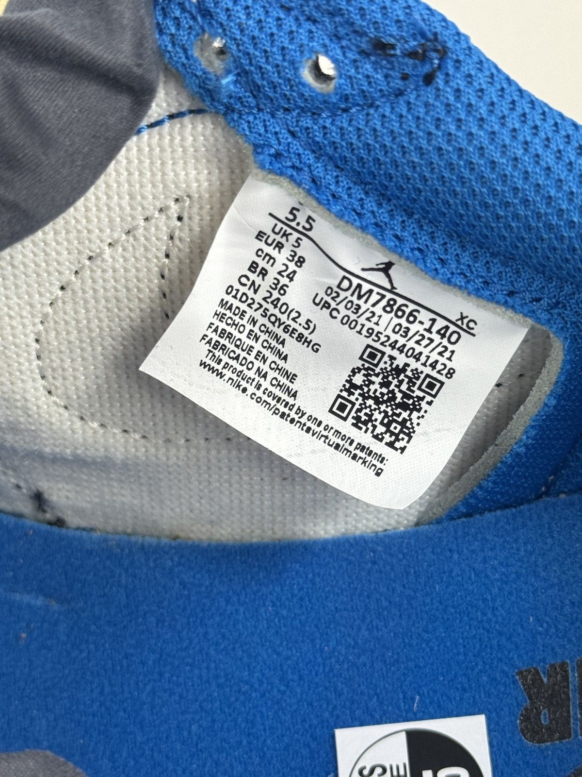 Nike × Travis Scott JORDAN 1 RETRO LOW FRAGMENT X TRAVIS SCOTT Size US 5.5 / EU 38 - 14 Thumbnail