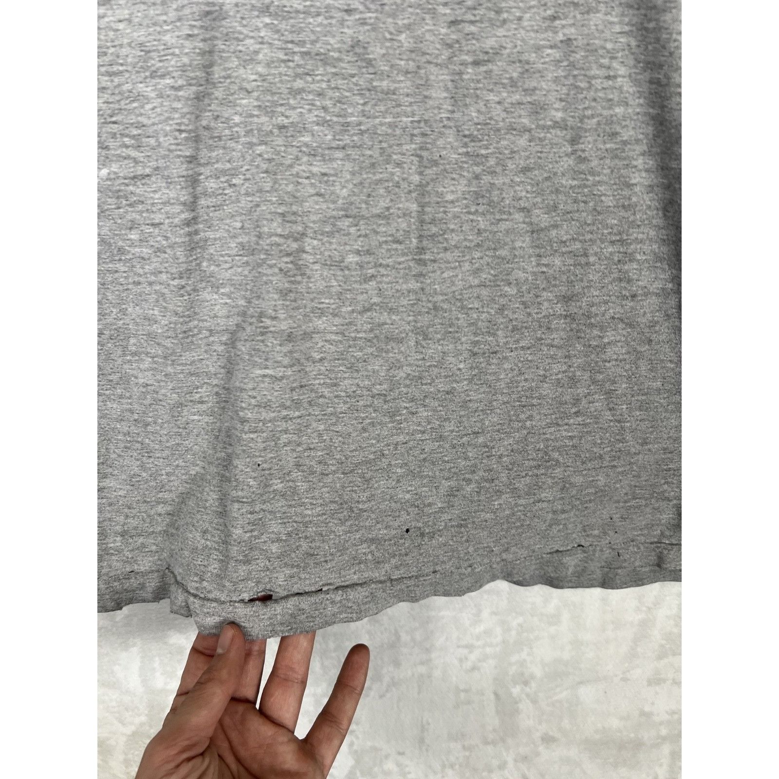 Carhartt Vintage Carhartt Gray Pocket Tee T-Shirt Size XL Distressed Size US XL / EU 56 / 4 - 7 Thumbnail