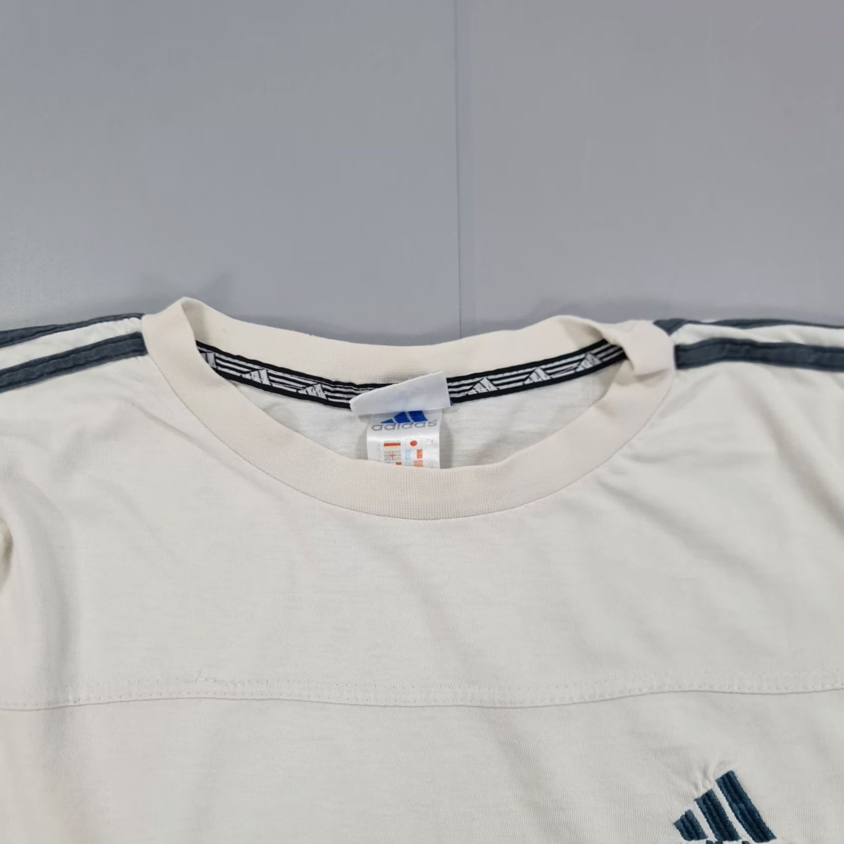 Adidas adidas Mens T Shirt Ivory XL Vintage Tee 90s Logo Crew Neck Short Sleeve Sports Mens Vintage XL Ivory Adidas Shirt 90s Size US XL / EU 56 / 4 - 2 Thumbnail