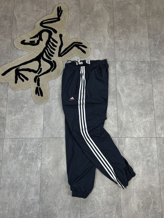 Vintage adidas outlet sweatpants