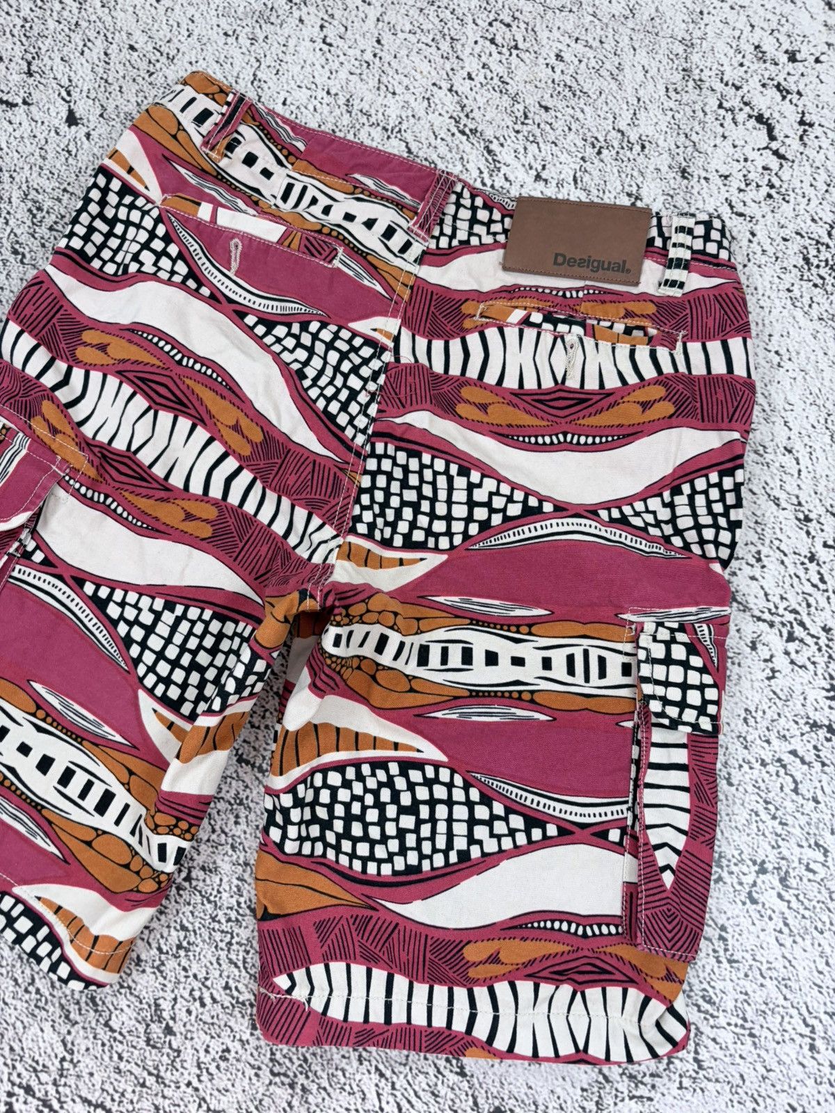 Desigual Desigual Tribal Print Cargo Shorts Men's Size 30 Vintage Y2K Size US 30 / EU 46 - 9 Thumbnail