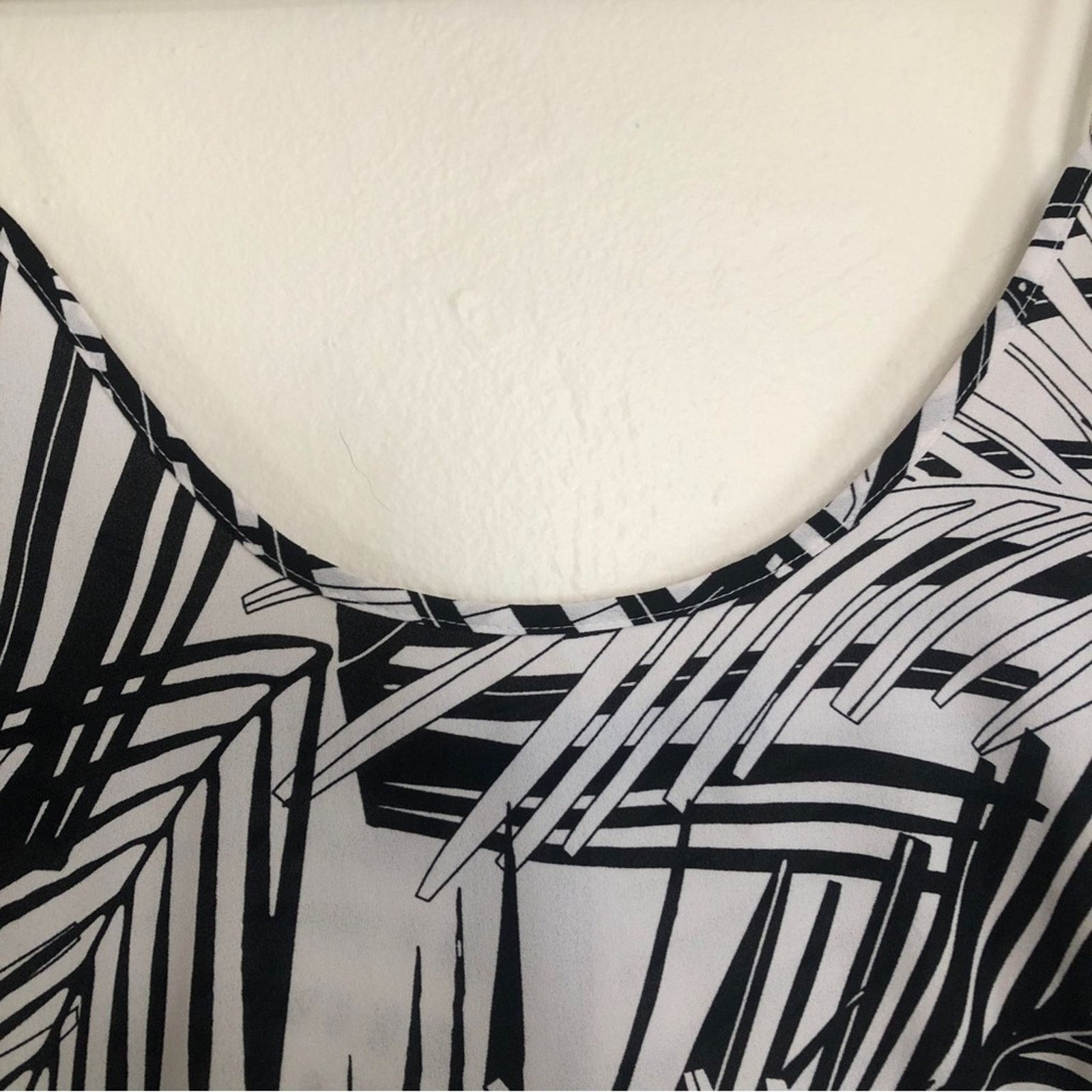 Apt. 9 Apt 9 Black White Tropical Leaf Print Tank Blouse Top Size S / US 4 / IT 40 - 4 Thumbnail