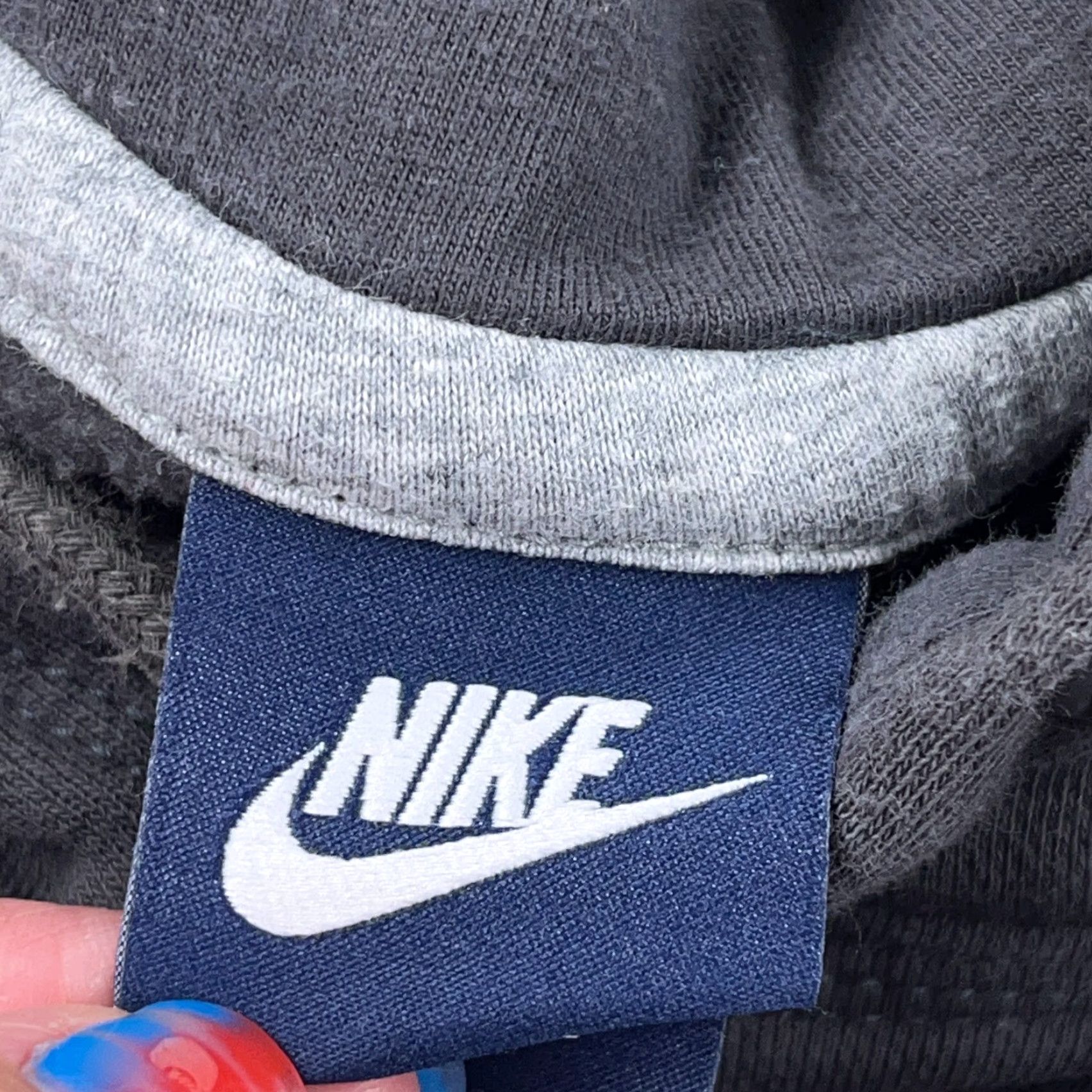 Nike VINTAGE Nike Hoodie Men 2XL Gray Sweatshirt Pullover Hooded Logo Swoosh Retro 90s Grunge Classic Sportswear Size US XXL / EU 58 / 5 - 4 Thumbnail