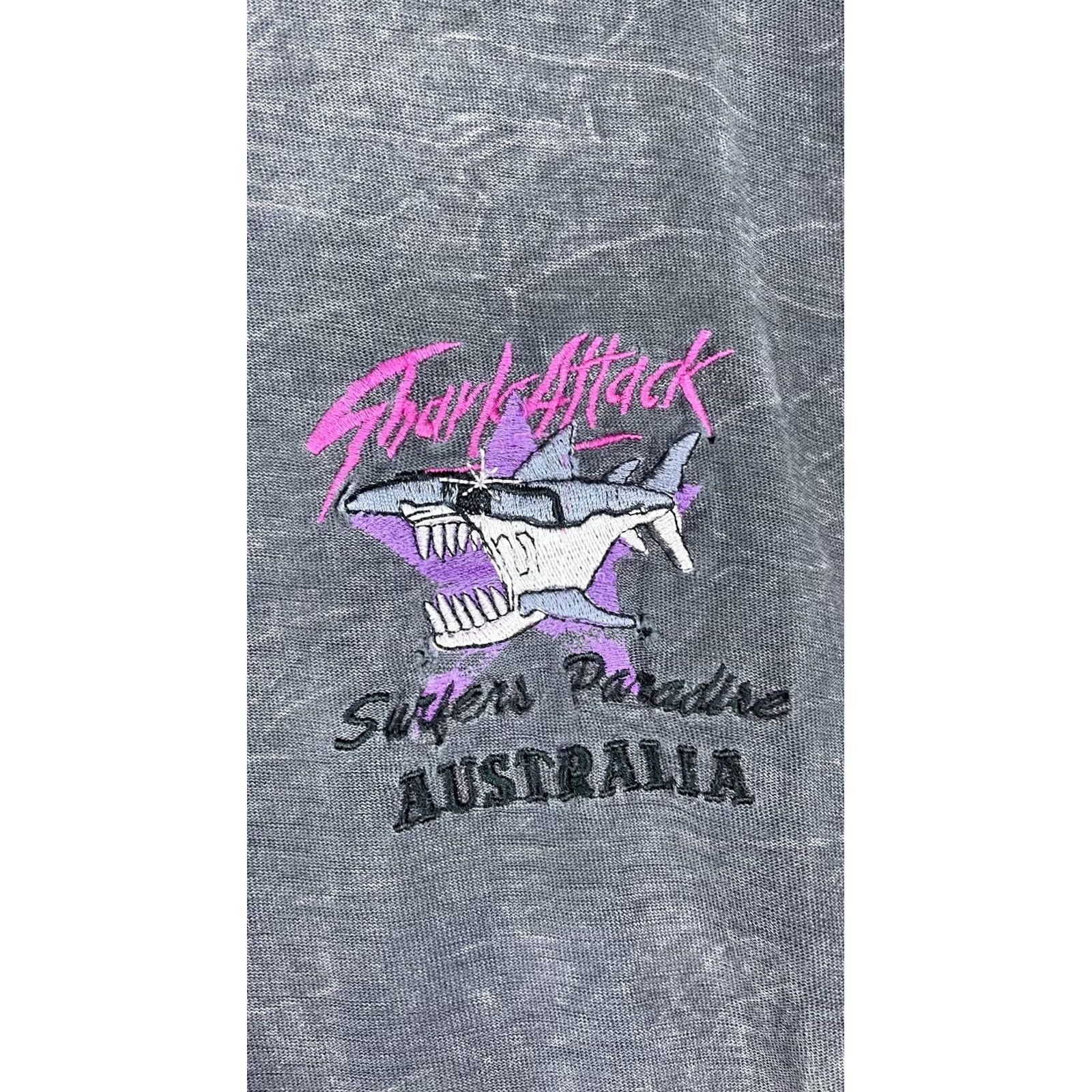 Vintage Shark Attack Surfers Paradise Shirt Mens Extra Large Acid Wash Graphic Retro Gray Size US XL / EU 56 / 4 - 2 Thumbnail