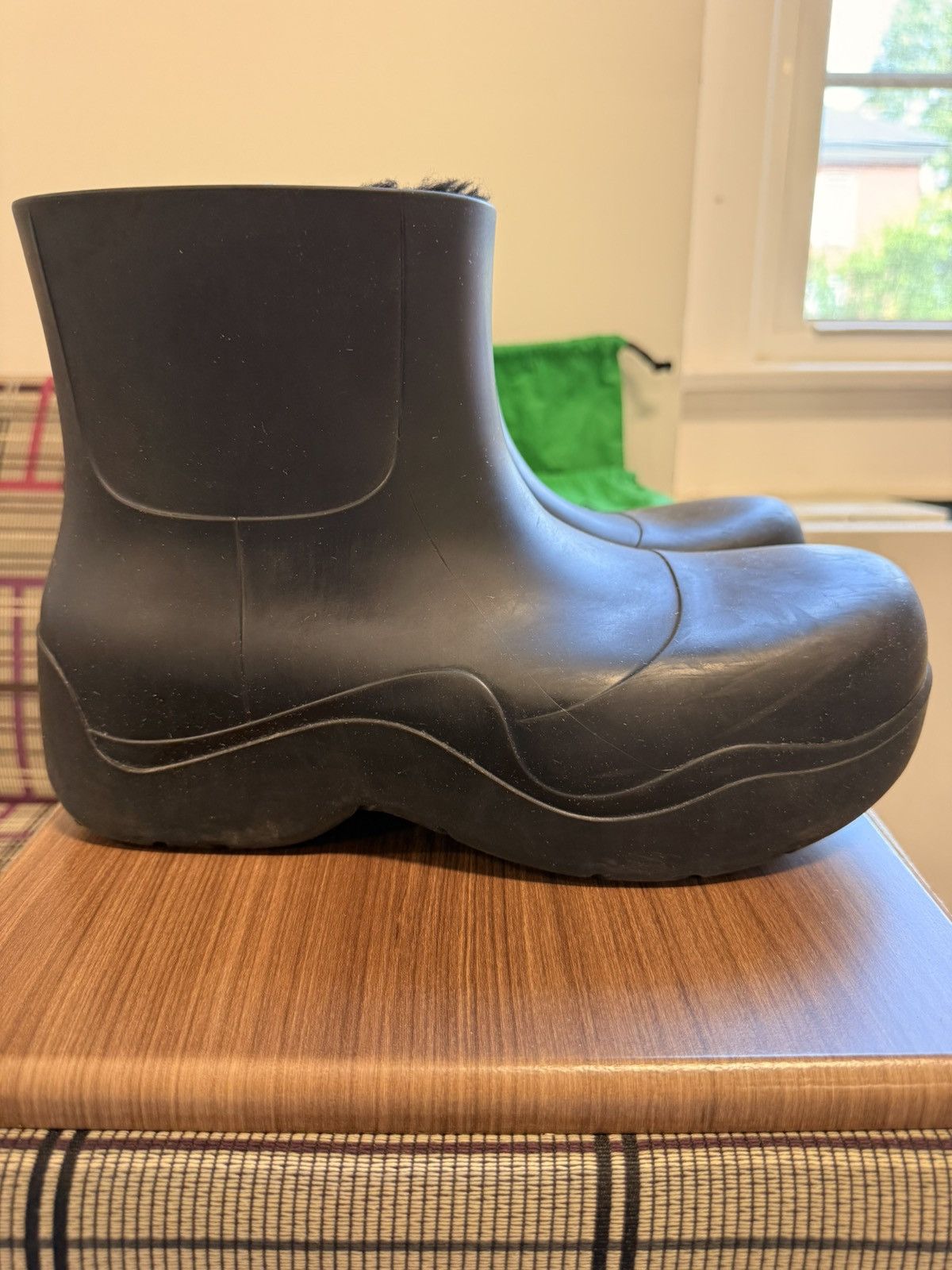 Bottega Veneta Puddle Boots Cozy Shearling Interior in Black Size US 8 / EU 41 - 1 Thumbnail