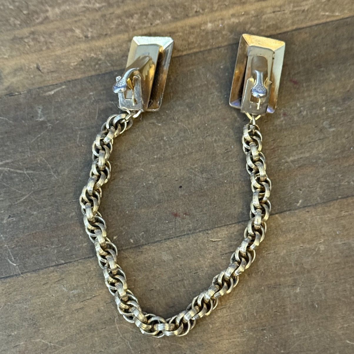 Vintage Vintage gold tone collar/sweater clip Size ONE SIZE - 2 Thumbnail