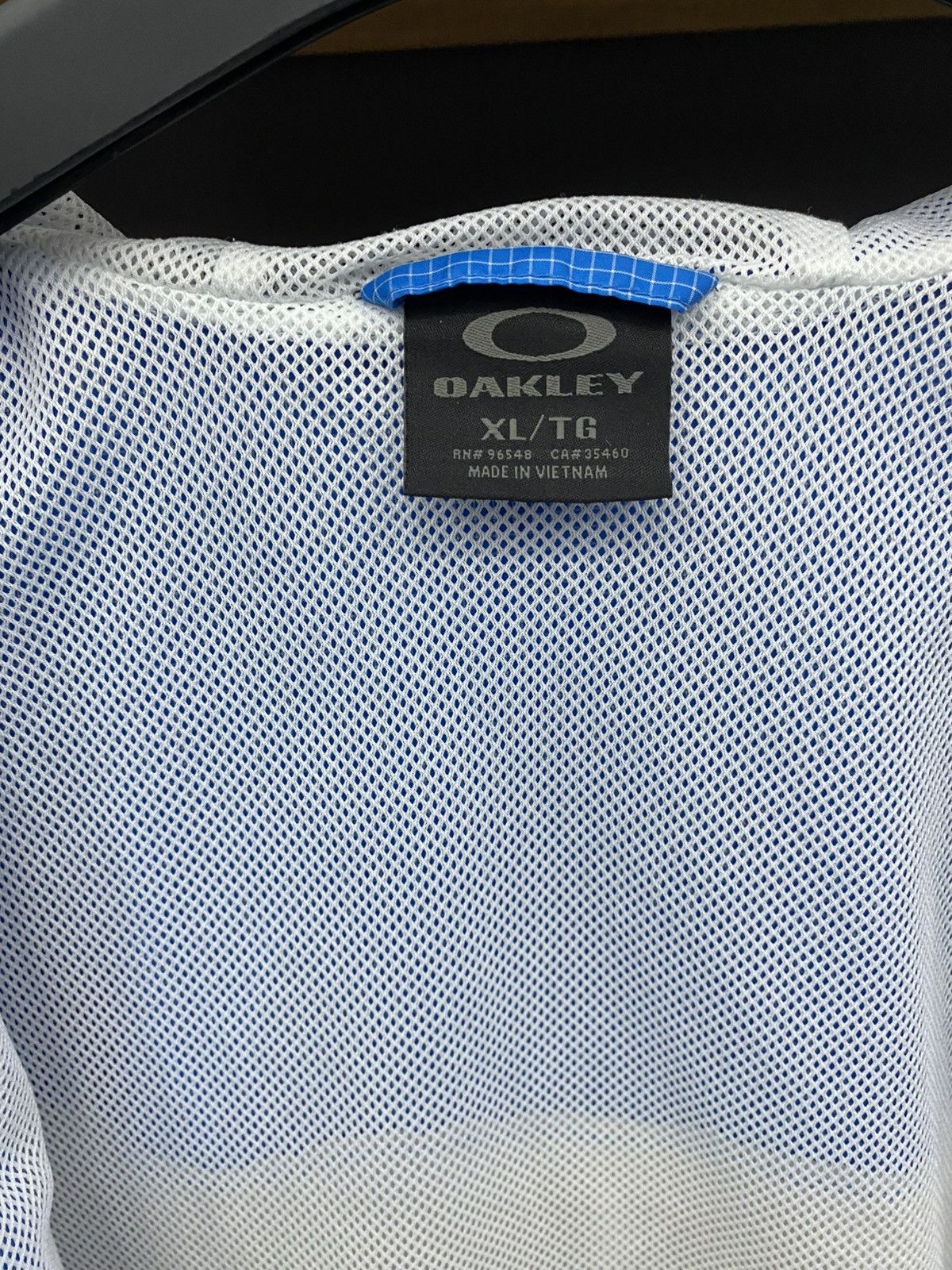 Oakley Vintage Rare Oakley Blue White Light Jacket Gorpcore Style Size US XL / EU 56 / 4 - 16 Thumbnail