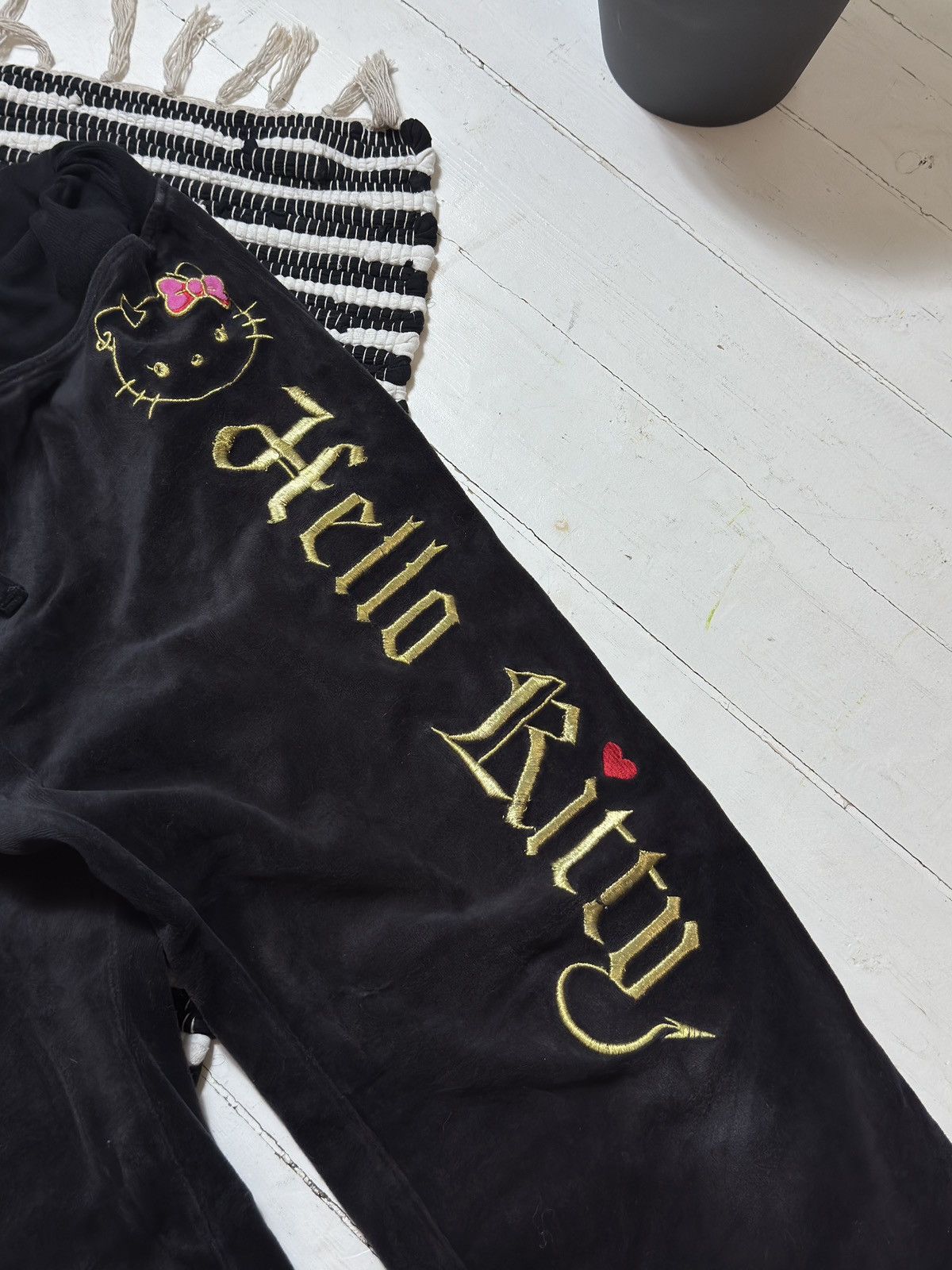 Cartoon Network VINTAGE HELLO KITTY VELOUR TRACKSUIT Size M / US 6-8 / IT 42-44 - 9 Thumbnail