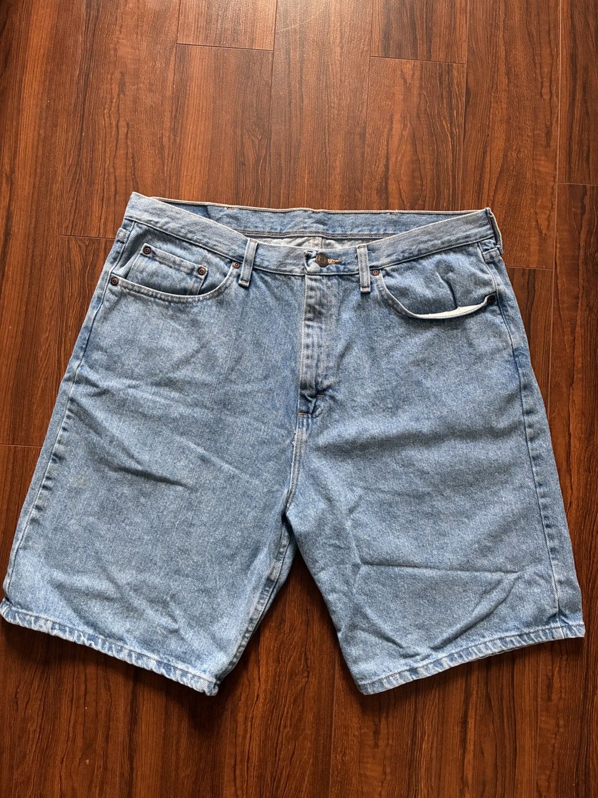 Wrangler Wrangler Relaxed Fit Denim Shorts Light Wash. Size 38 Size US 38 / EU 54 - 1 Thumbnail