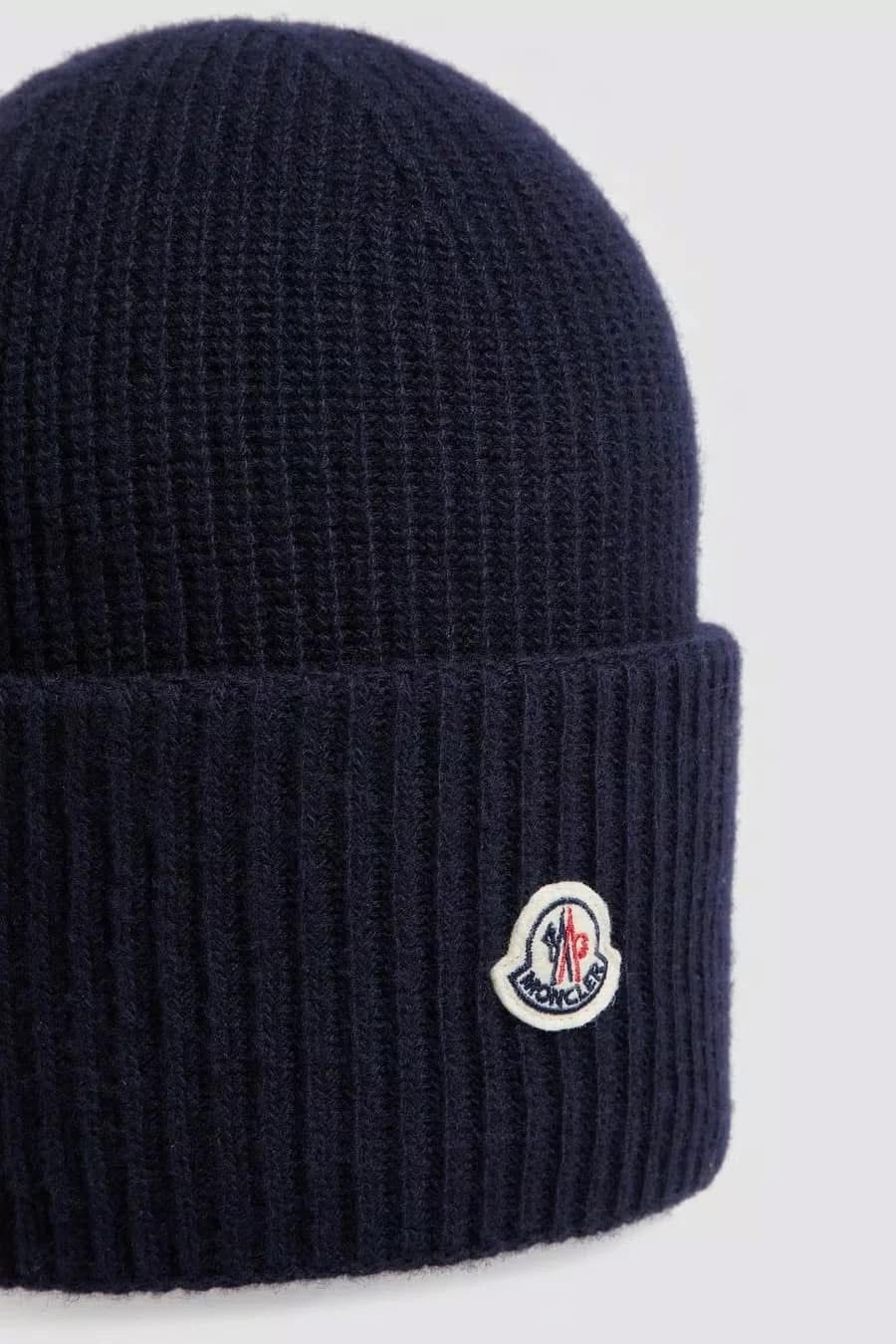 Moncler Brand new with tag Size ONE SIZE - 2 Thumbnail