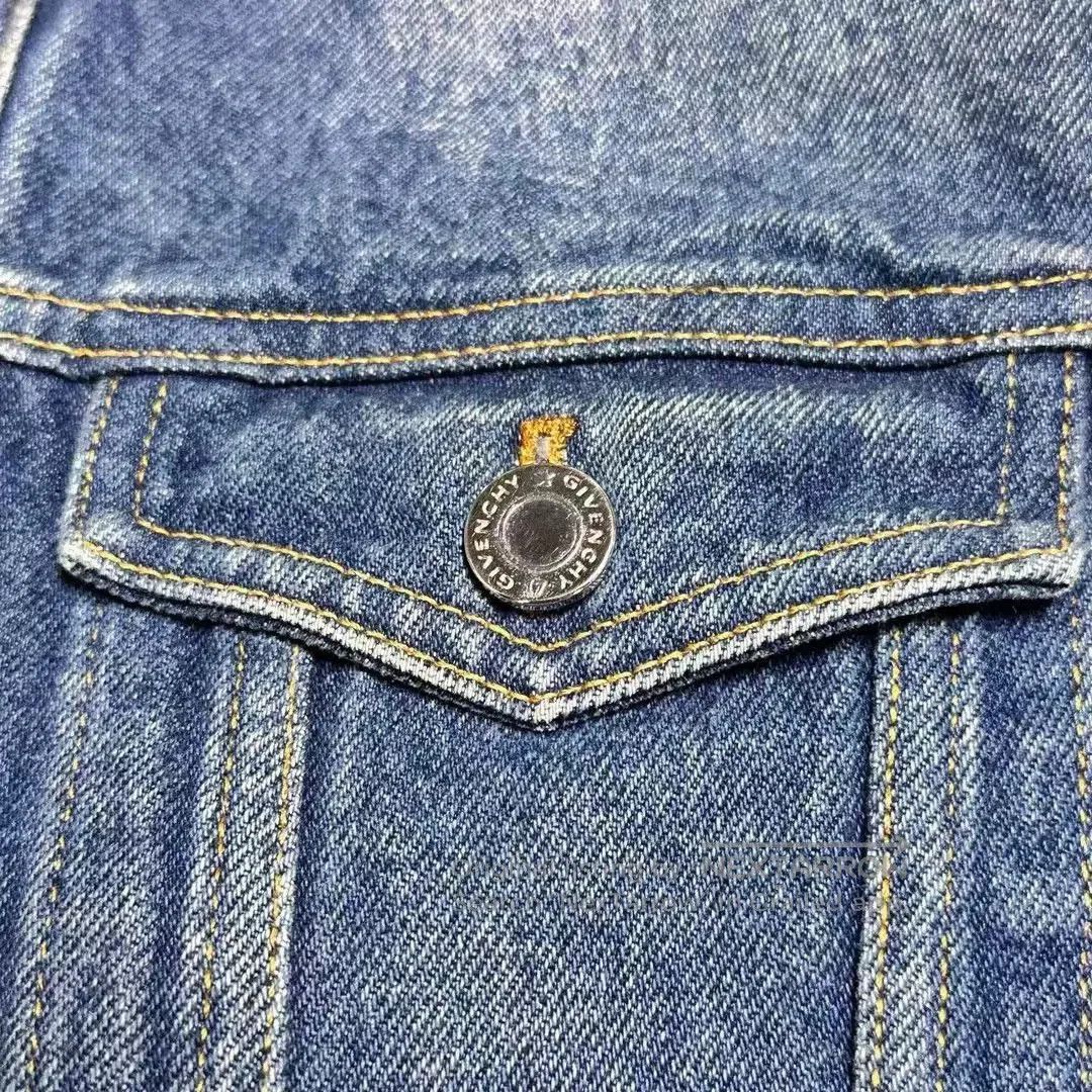 Givenchy givenchy embroidered denim jacket size M. Size US M / EU 48-50 / 2 - 4 Thumbnail
