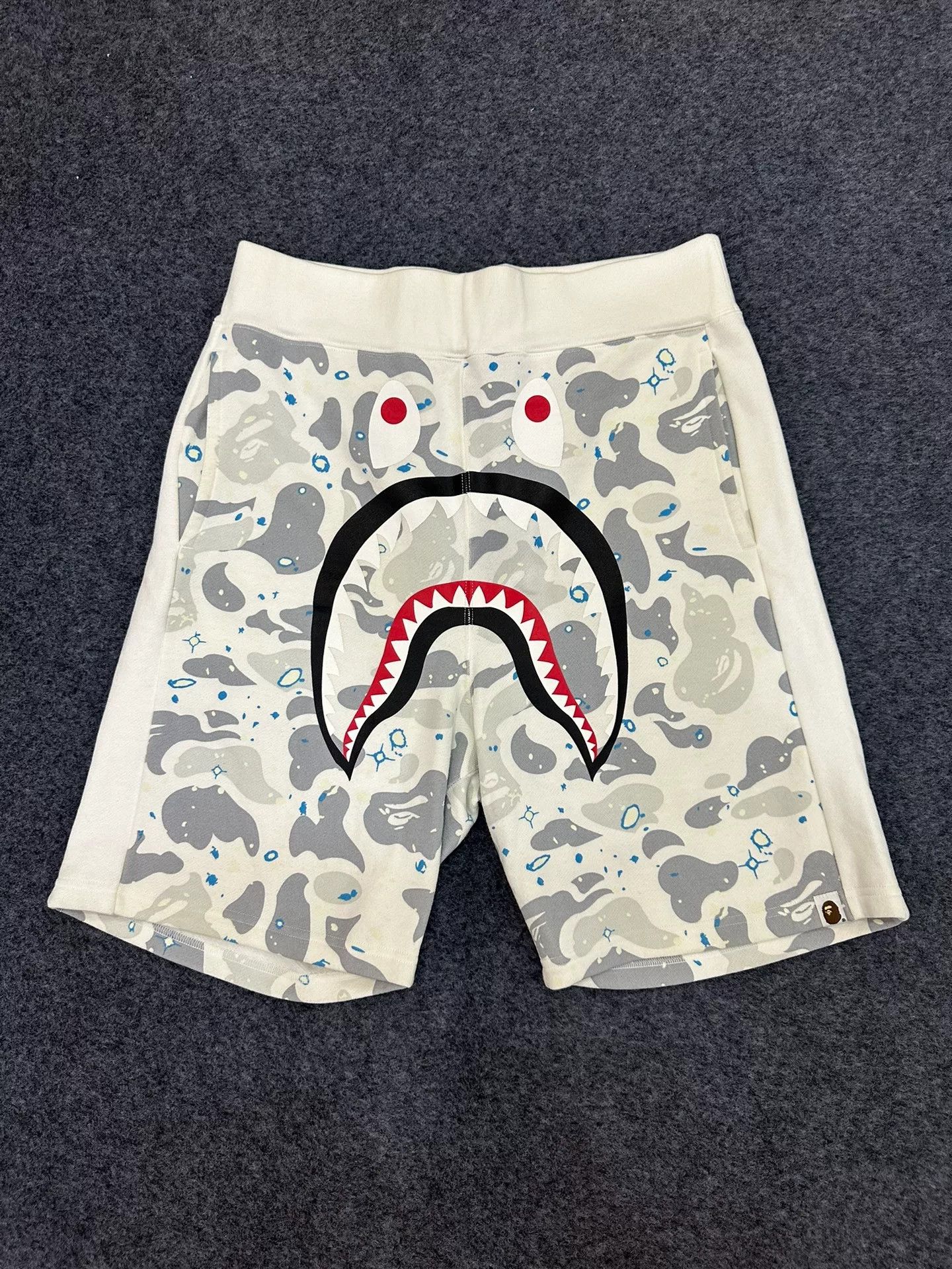 Bape Bape Multi Shark Shorts Designer Size US 34 / EU 50 - 1 Thumbnail