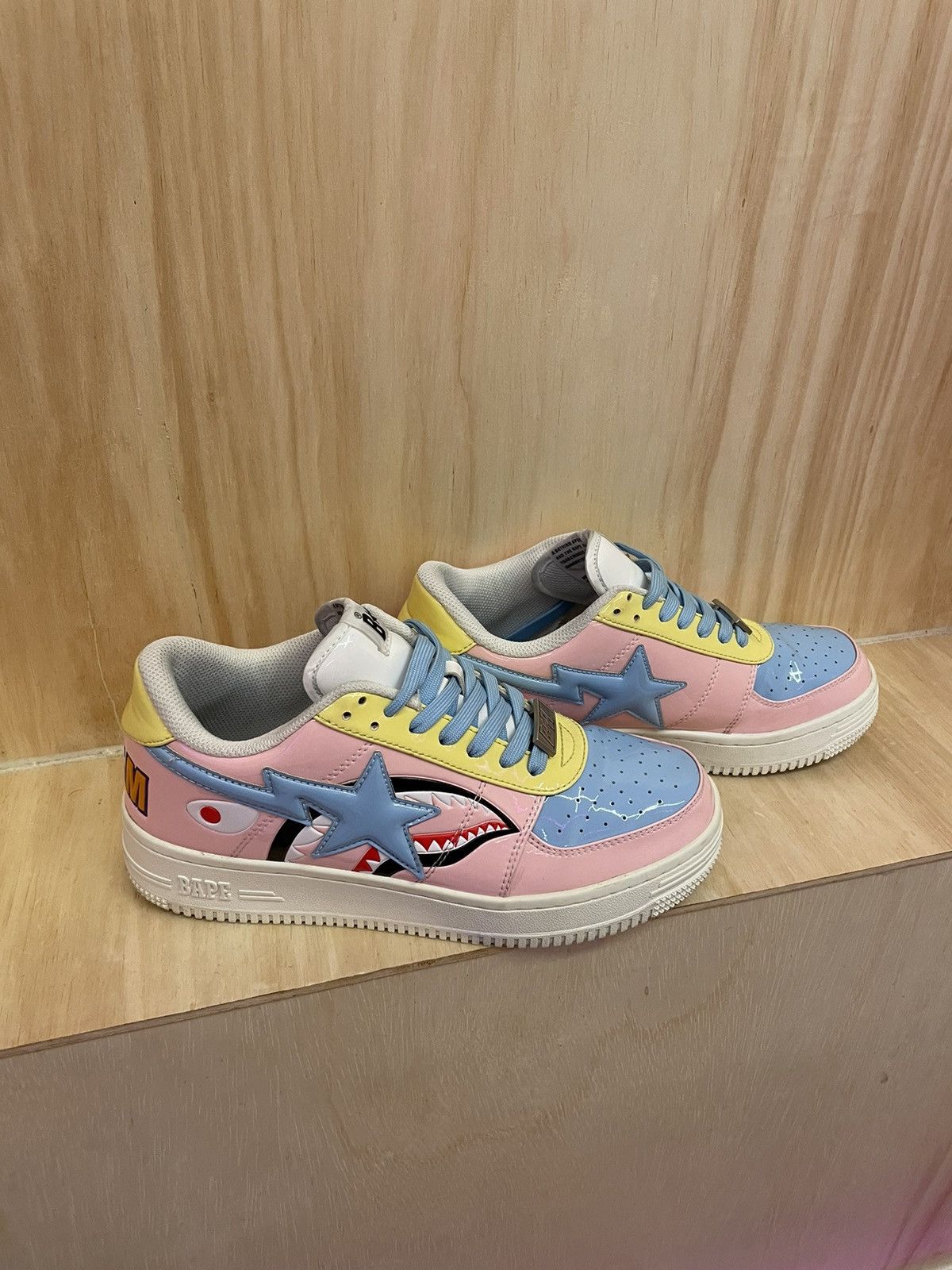 Bape Shark Bape Sta Low Size US 9 / EU 42 - 2 Thumbnail