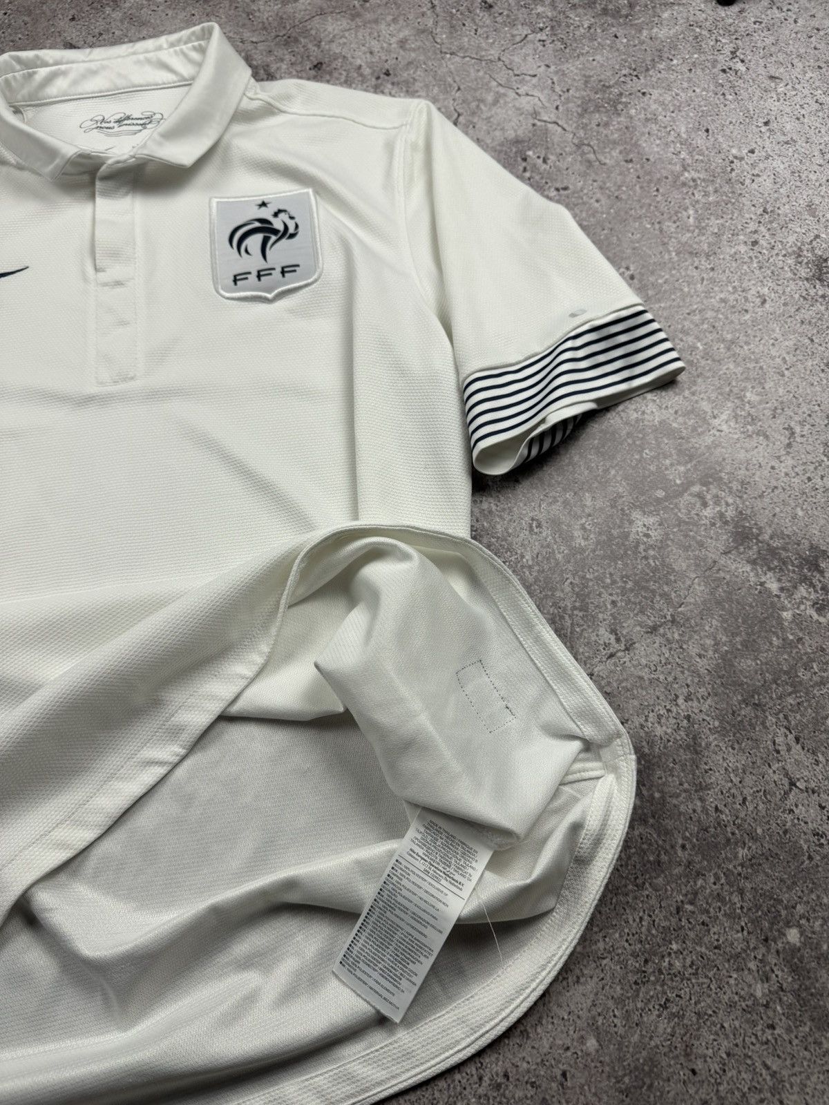 Nike VINTAGE NIKE FRANCE 2012/13 FOOTBALL Y2K SHIRT SOCCER JERSEY Size US L / EU 52-54 / 3 - 9 Thumbnail