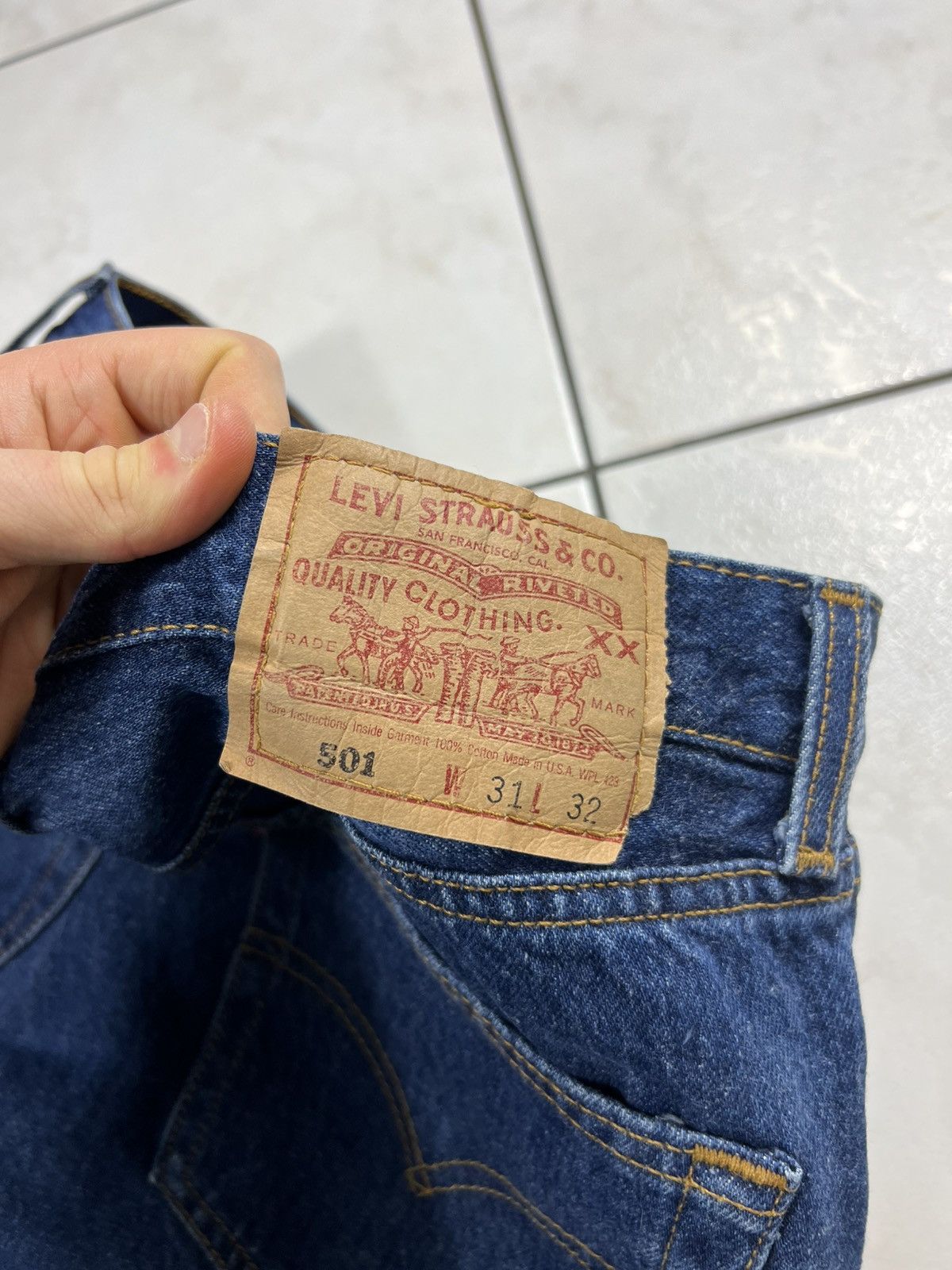Levi's Vintage 90s Levi’s classic 501 navy denim jeans pants USA Size US 31 - 13 Thumbnail