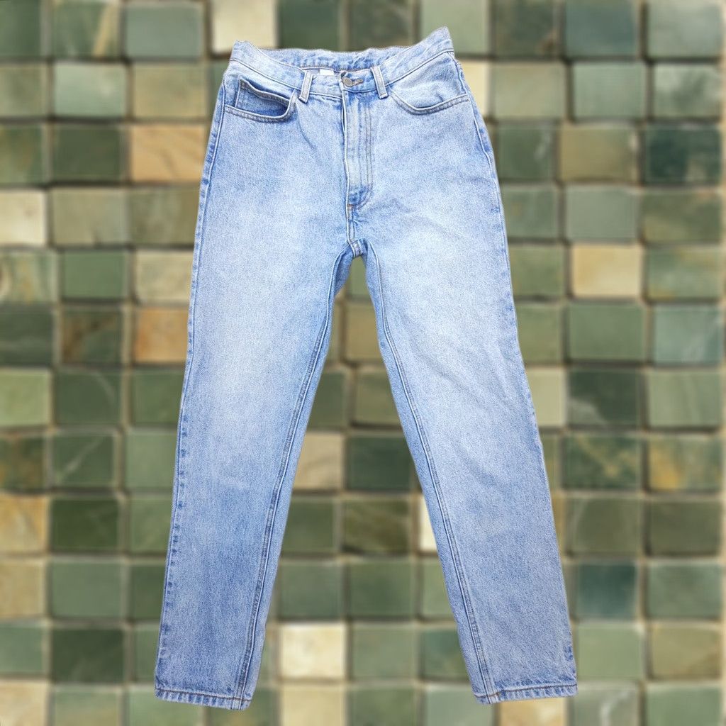 Brandy Melville Brandy Melville John J. Galt High Rise Light Wash Slim Jeans Medium (26 x 28") Jeans Women Slim 5-Pocket Denim Blue City 90s? Size 32" / US 10 / IT 46 - 1 Thumbnail