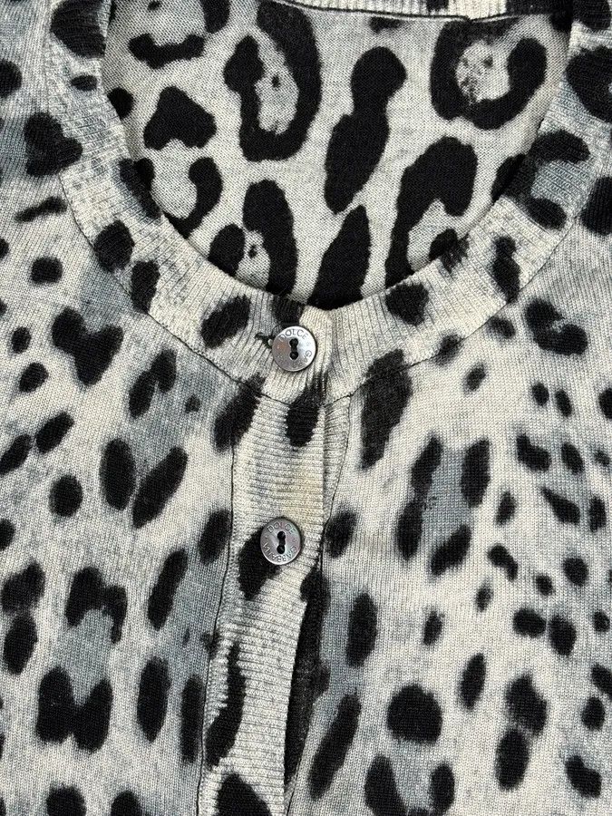 Dolce & Gabbana 2010s Dolce & Gabbana Blue Wool Leopard Print Cardigan Sweater Size S / US 4 / IT 40 - 8 Thumbnail