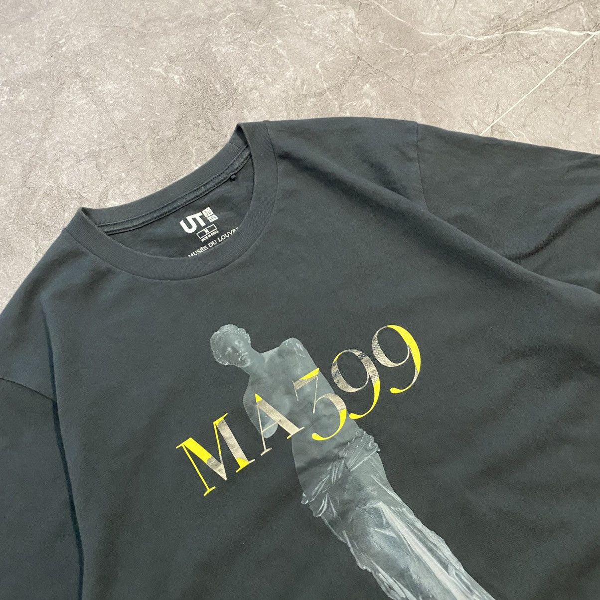 Uniqlo UNIQLO MUSEE DU LOUVRE PETER SAVILLE TEE BIG LOGO Size US M / EU 48-50 / 2 - 3 Thumbnail