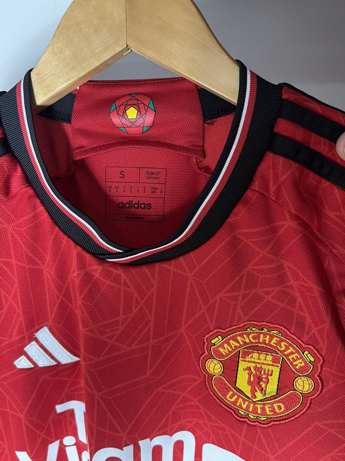 Adidas VINTAGE ADIDAS FC MANCHESTER UNITED ENGLAND SOCCER JERSEY Size US S / EU 44-46 / 1 - 14 Thumbnail