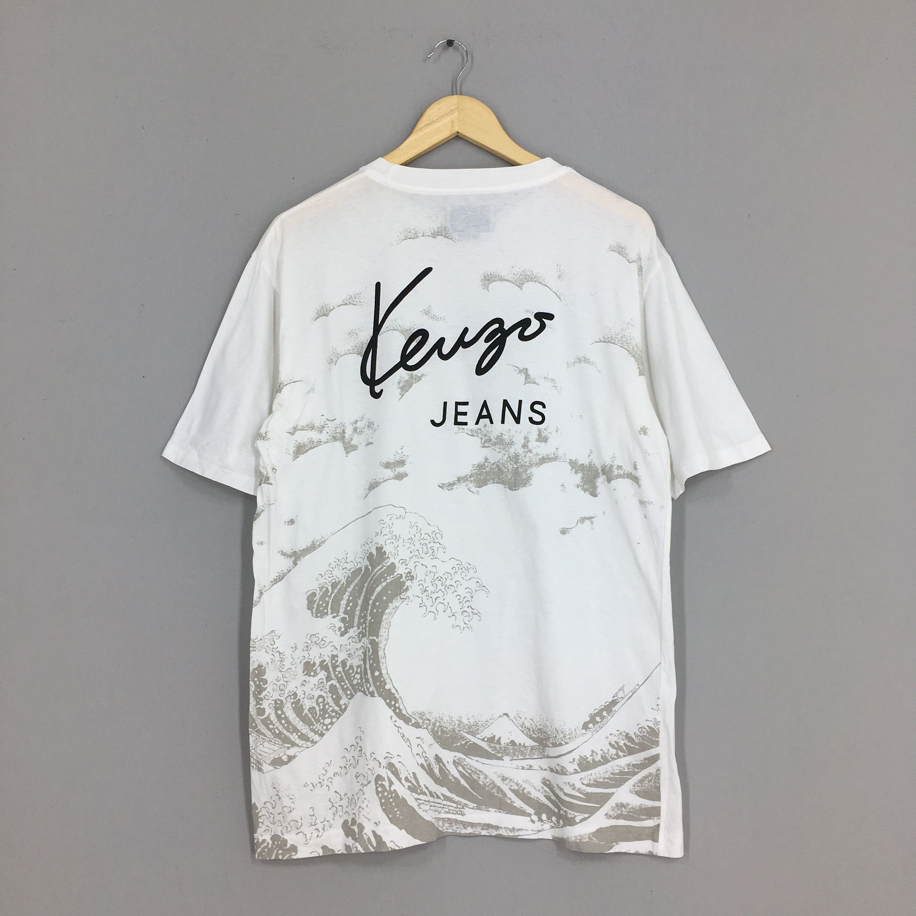 image of Vintage Kenzo The Great Wave Off Kanagawa Tshirt Medium in White, Men's