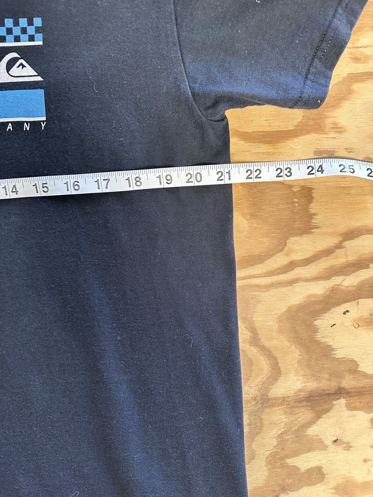 Gildan Quiksilver black surf tee Size L Size US L / EU 52-54 / 3 - 7 Thumbnail