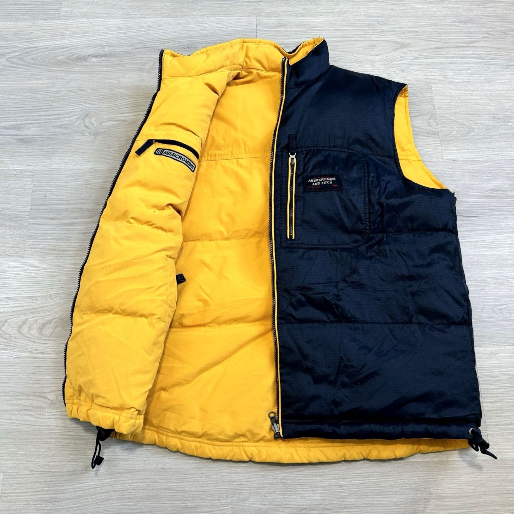 Abercrombie & Fitch VINTAGE Abercrombie & Fitch Mens Large Reversible Goose Down Vest Navy Yellow 90s Puffer Jacket Logo Zipper"} Size US L / EU 52-54 / 3 - 4 Thumbnail