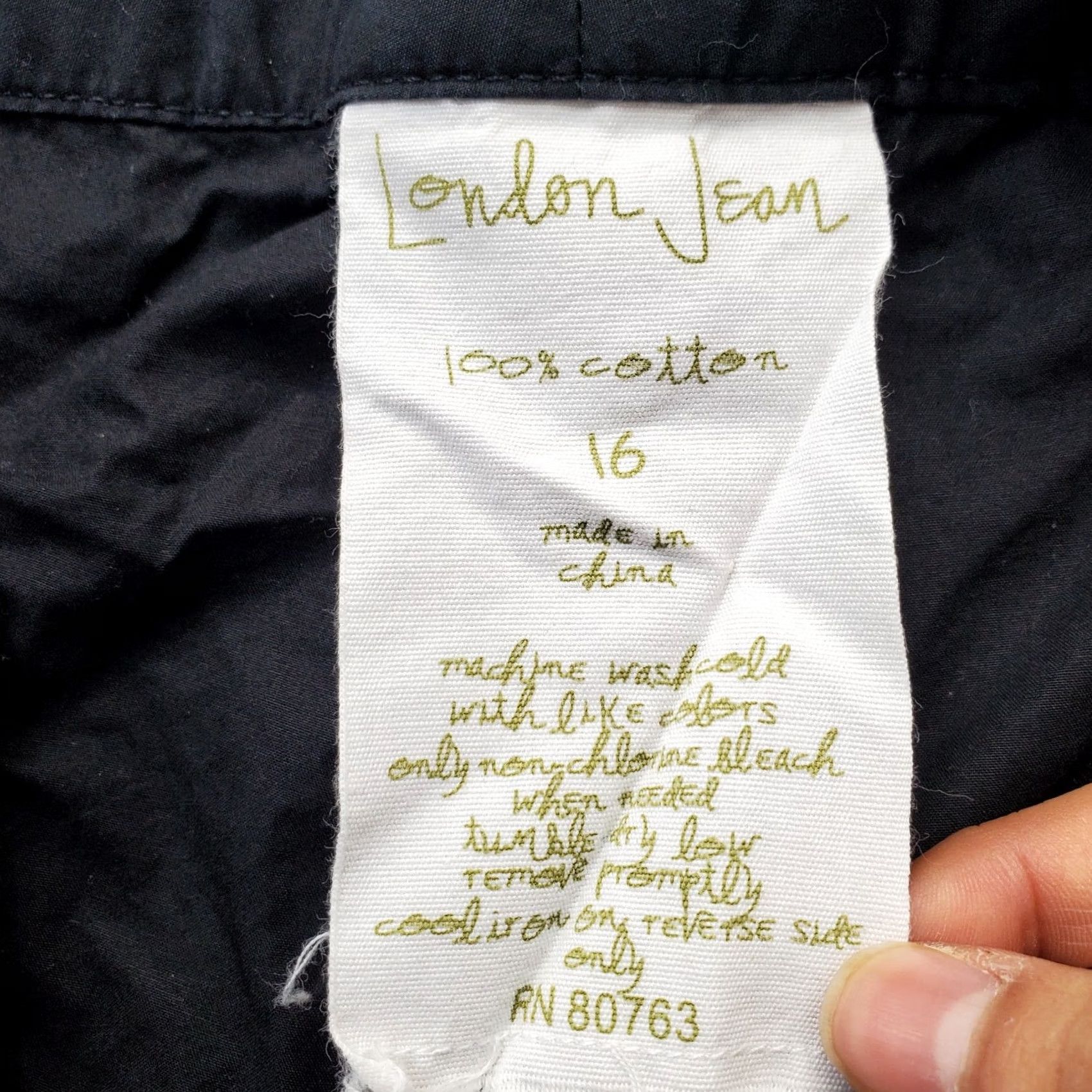 Vintage London Jeans Capri Pants Womens Size 16 Black Cargo Pockets Relaxed Fit Flat Front Size 38" / US 16 / IT 52 - 6 Thumbnail