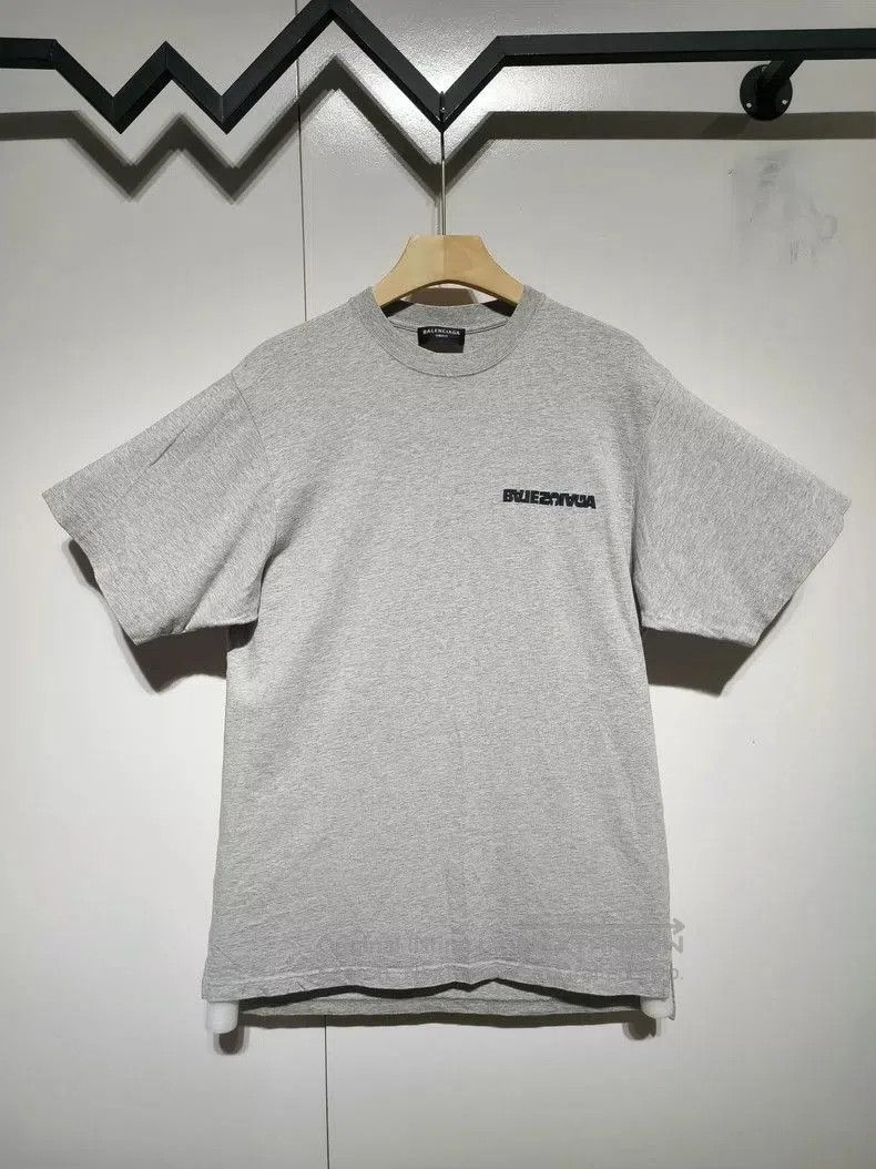 Balenciaga Balenciaga Reversed Logo Short Sleeve Tee. Size US L / EU 52-54 / 3 - 1 Thumbnail