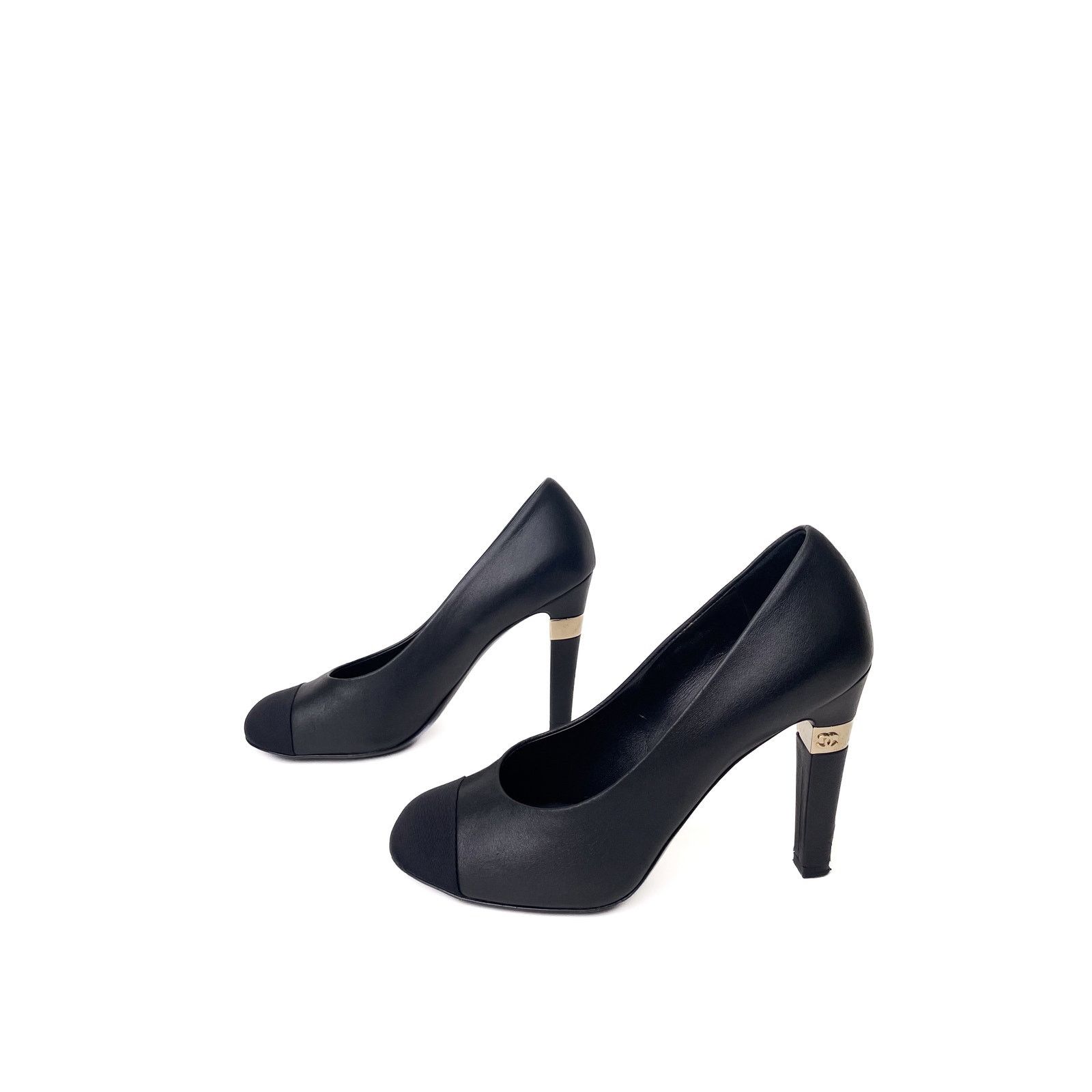 Chanel Black Pumps with Gold Detailing Size US 8 / IT 38 - 3 Thumbnail