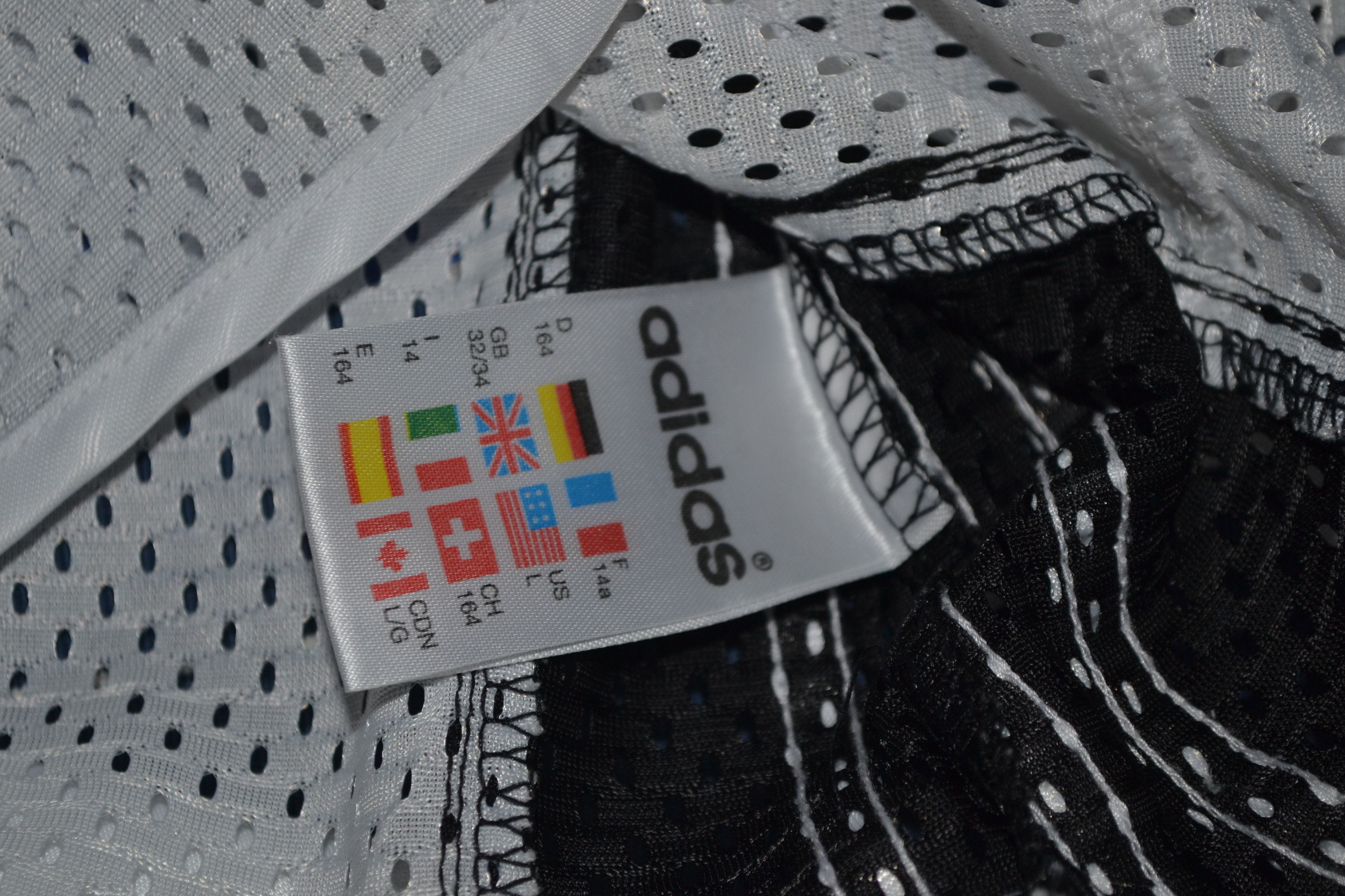 Adidas Vintage Adidas 90s Mesh Jersey – Rare Sportswear – Size M Size US M / EU 48-50 / 2 - 8 Thumbnail