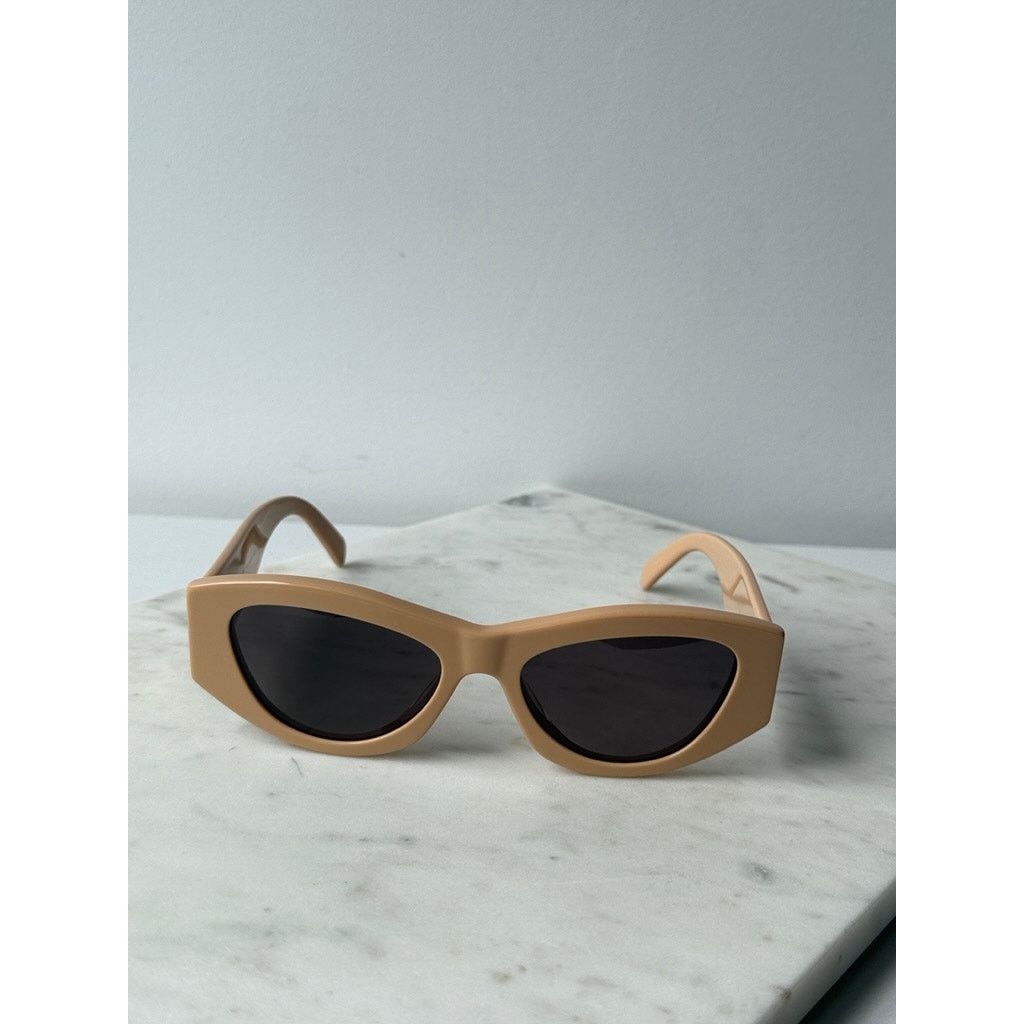 Celine NEW Celine CL40308U Triomphe Cat Eye Nude Sunglasses Size ONE SIZE - 3 Thumbnail