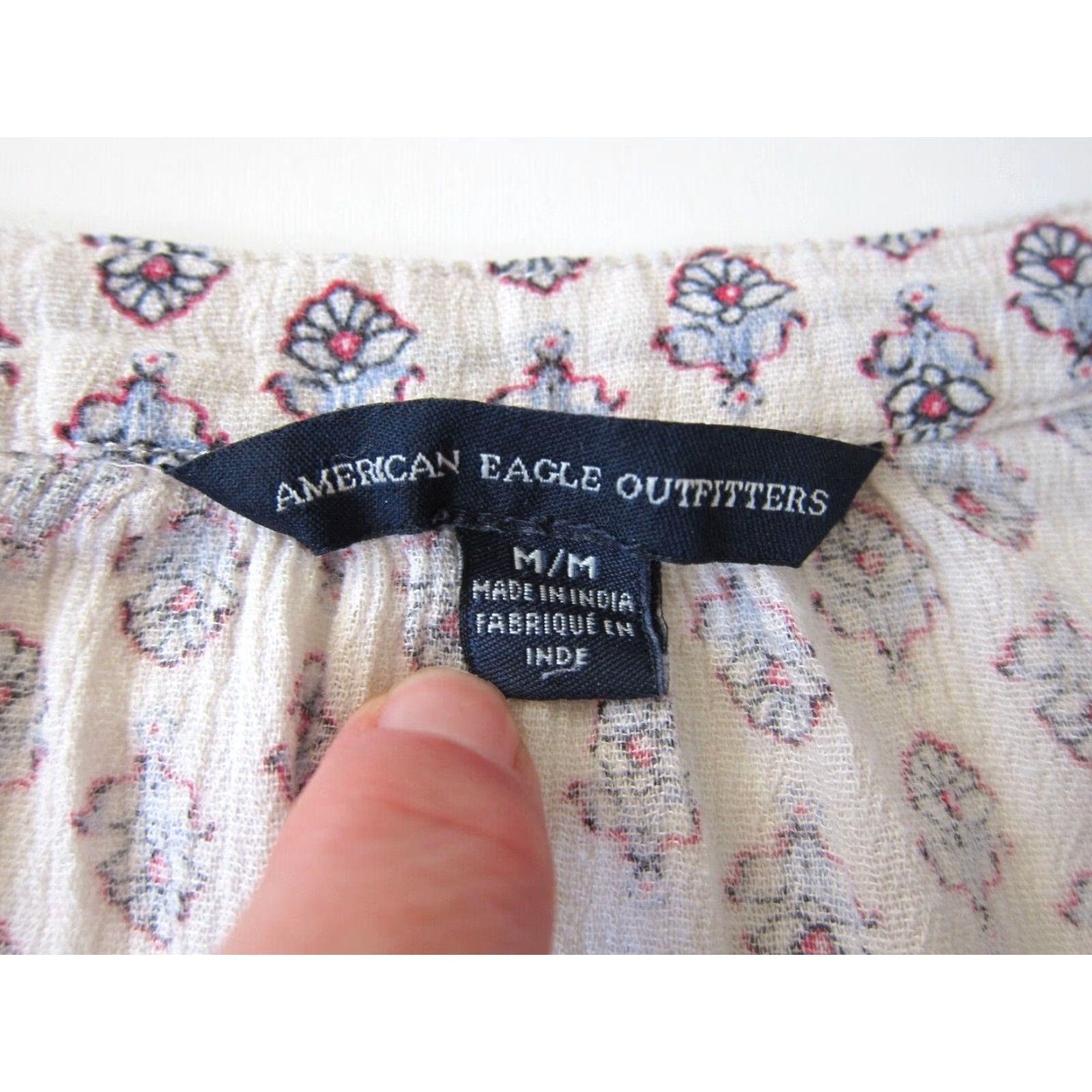 American Eagle Outfitters American Eagle Outfitters Blouse M Womens 3/4 Sleeve Round Neck Floral Peasant Blue Pink Paisley 100% Rayon Size M / US 6-8 / IT 42-44 - 4 Thumbnail
