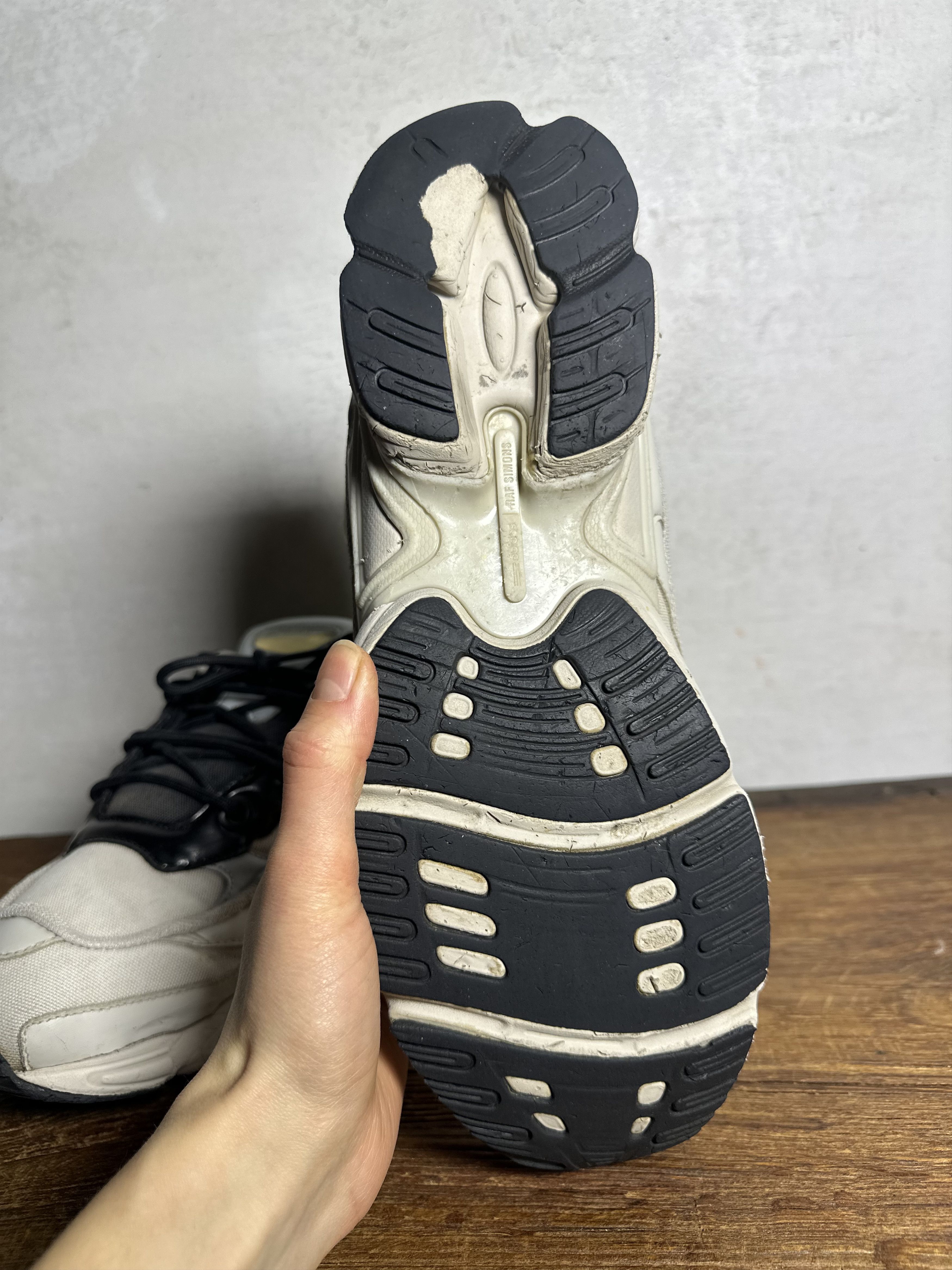 Adidas × Raf Simons Adidas by Raf Simons Ozweego 3 Cream White Sneakers Size US 10.5 / EU 43-44 - 14 Thumbnail