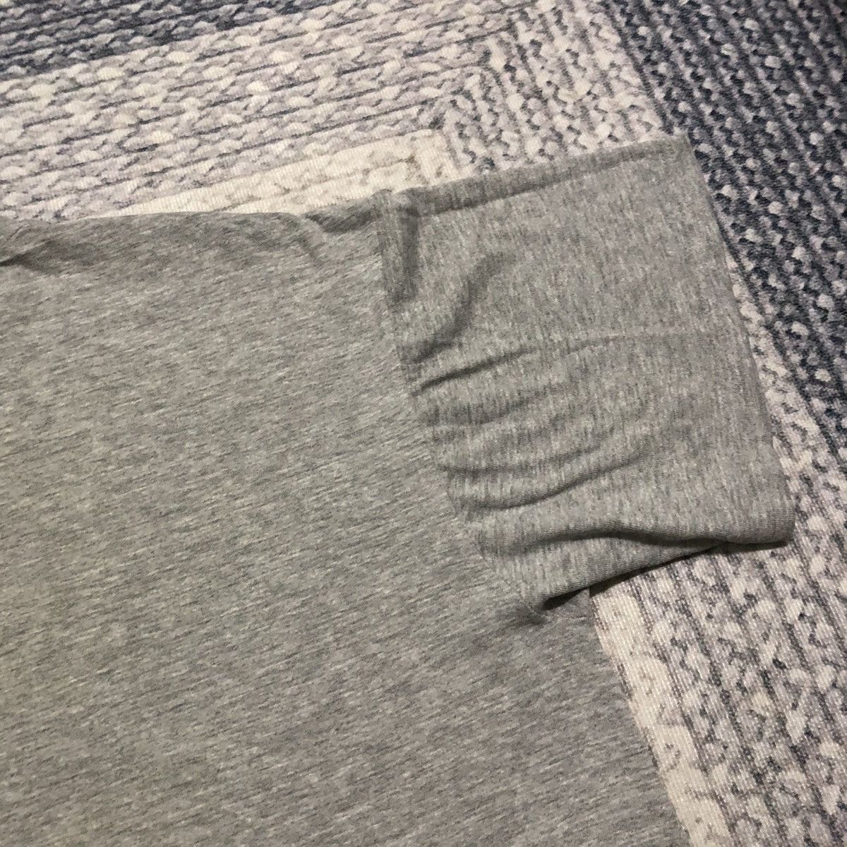 Nike Rare & Distressed Vintage Nike X Tiger Woods Grey Tees Size US L / EU 52-54 / 3 - 12 Thumbnail