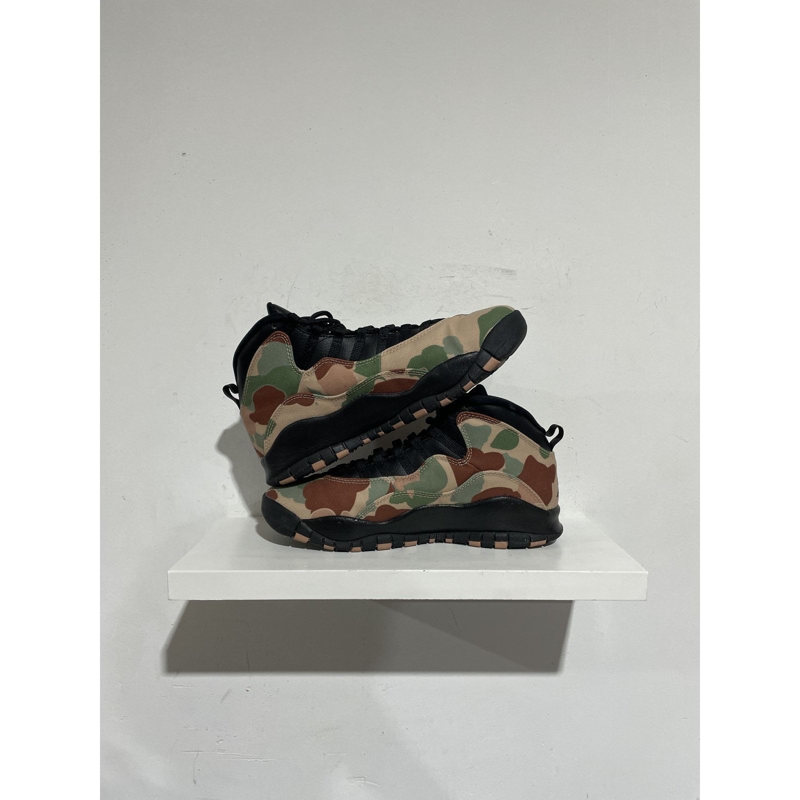 Jordan Brand NIKE JORDAN 10 DUCK CAMO SIZE 9 PREOWNED Size US 9 / EU 42 - 2 Thumbnail