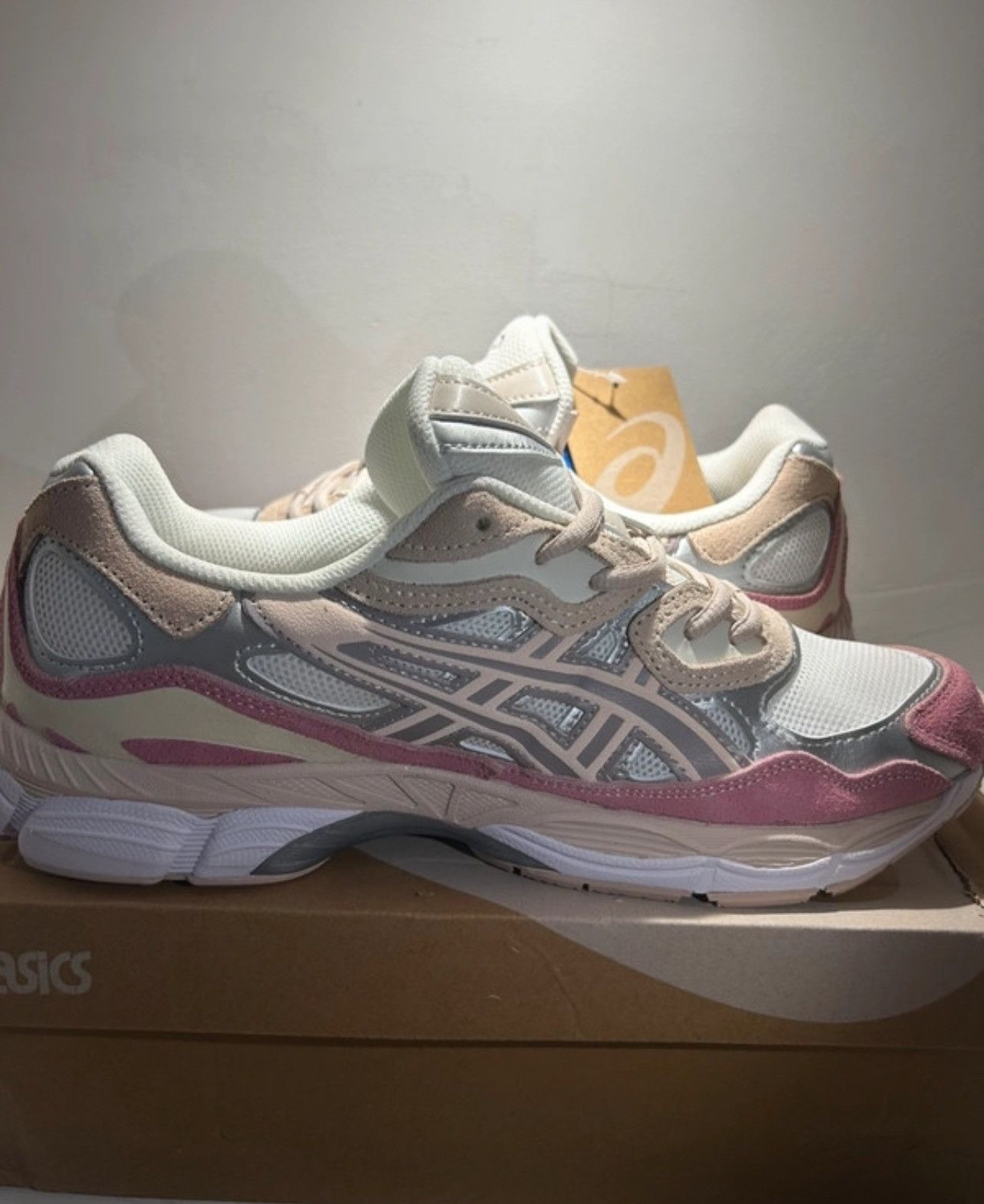 Asics Basket neuf Size US 6.5 / IT 36.5 - 6 Thumbnail