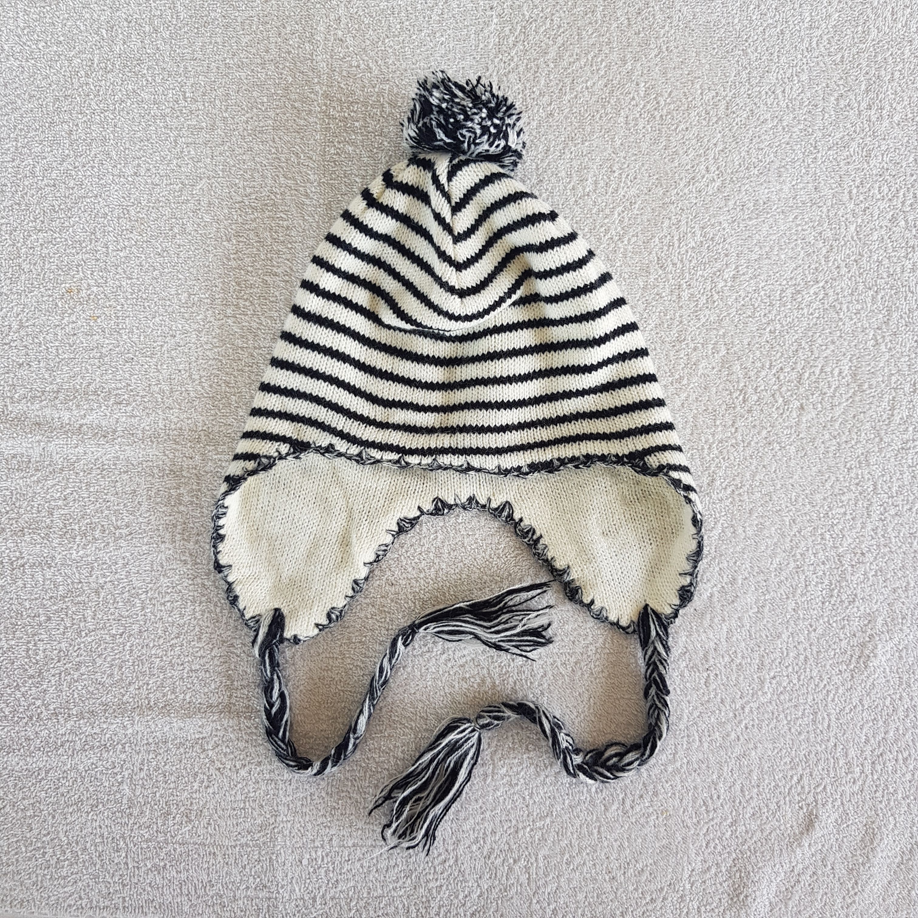 Aran Isles Knitwear Vintage Striped Earflap Beanie Ribbed Knit Snow Caps Hats. Size ONE SIZE - 6 Thumbnail