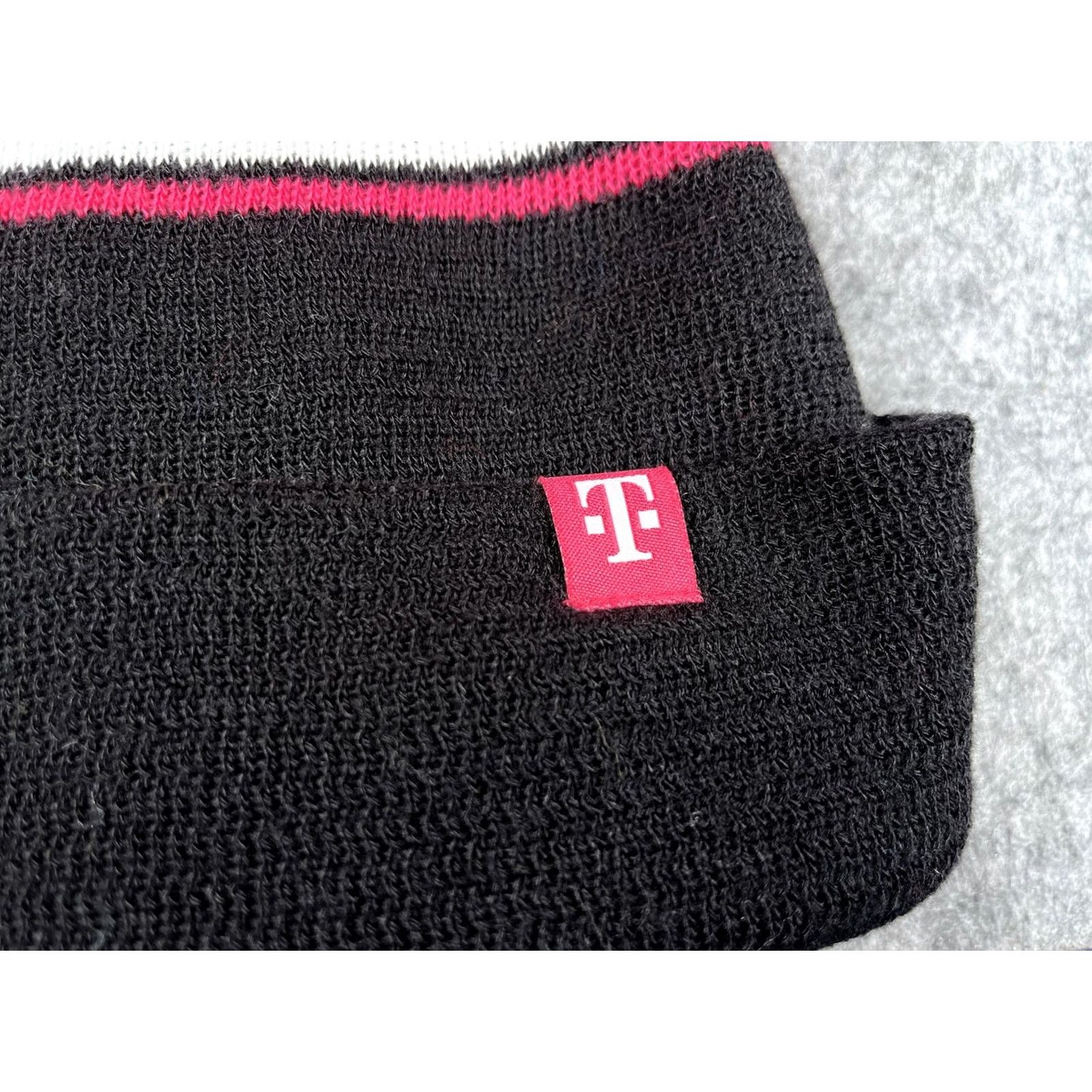 Vintage T-Mobile Beanie Mens One Size Striped Reversible Knit Black Magenta Winter Casual Hat Size ONE SIZE - 2 Thumbnail