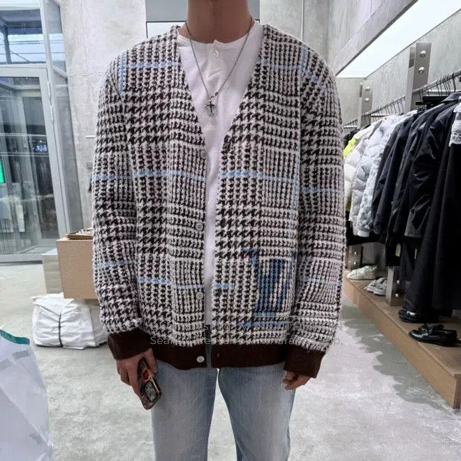 Louis Vuitton Louis Vuitton Houndstooth V-Neck Cardigan. Size US XL / EU 56 / 4 - 9 Thumbnail