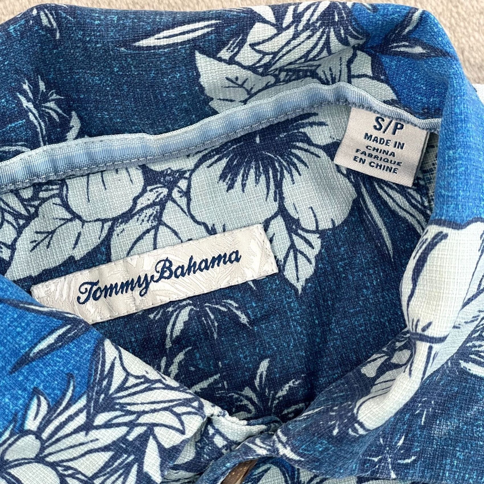 Tommy Bahama Tommy Bahama Island Zone Shirt Men Small Blue Floral Hawaiian Short Sleeve Size US S / EU 44-46 / 1 - 2 Thumbnail
