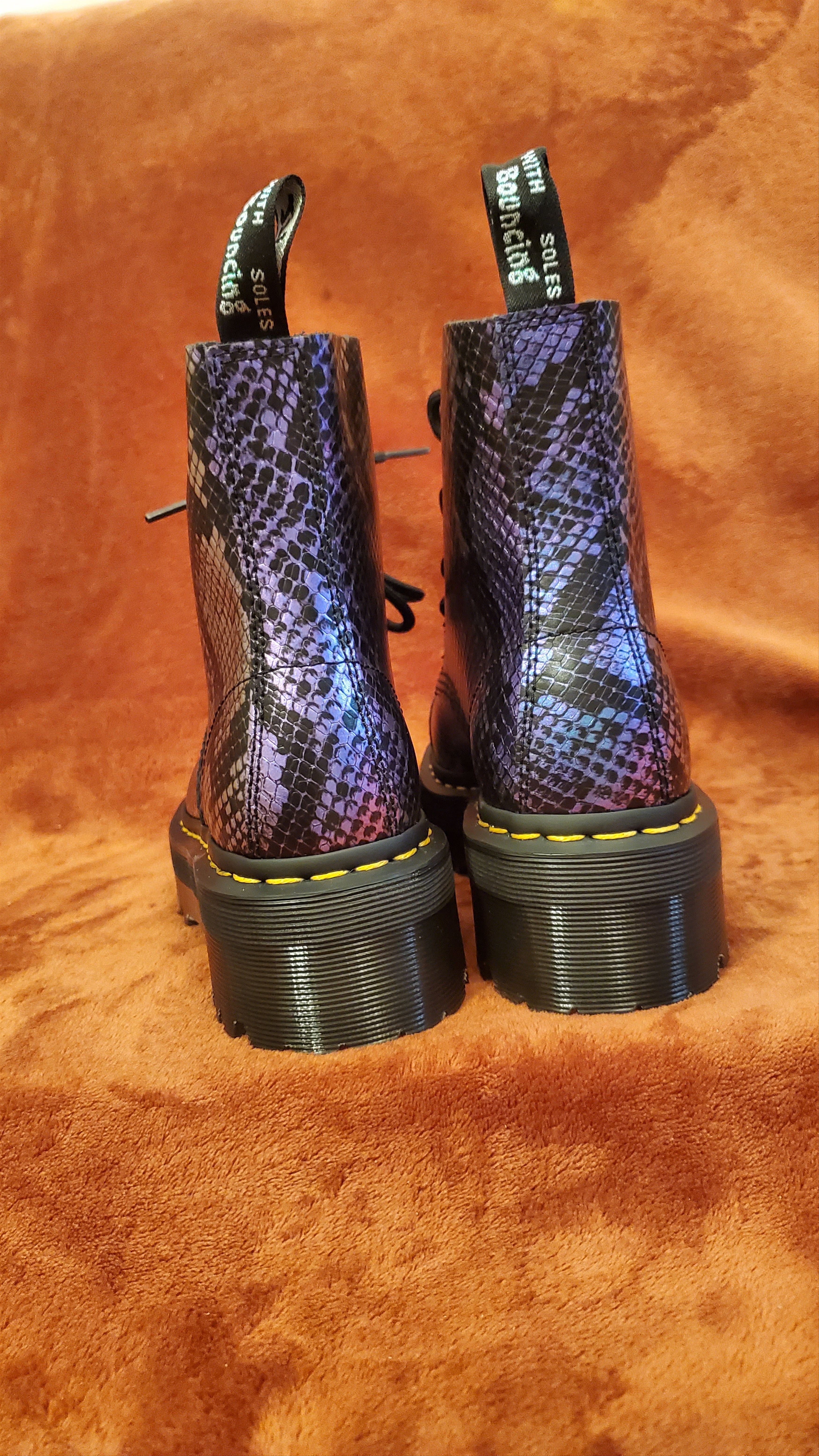 Dr. Martens DR MARTENS LEATHER PURPLE SNAKE PRINT BOOTS Size US 6 / IT 36 - 3 Thumbnail