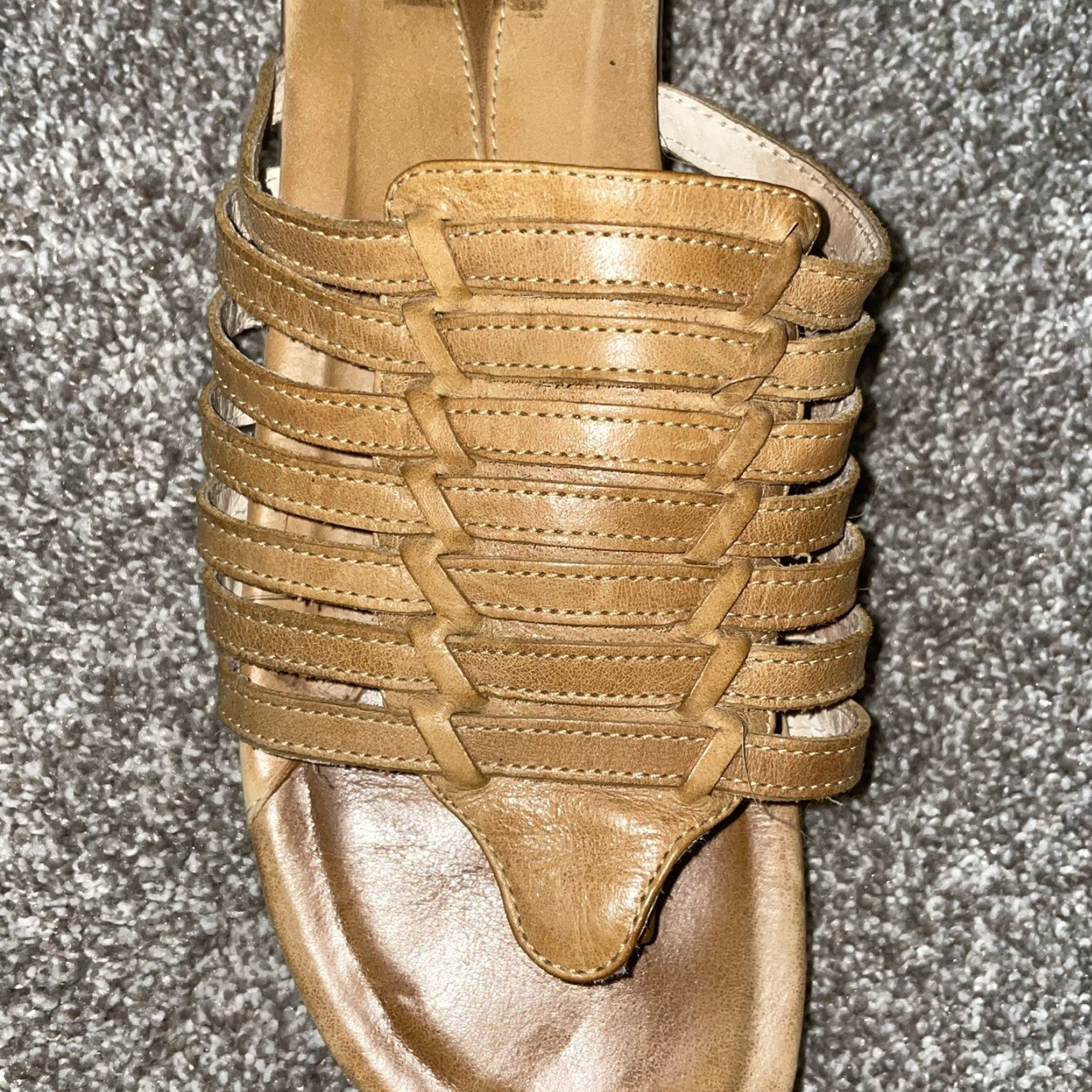 Dansko VINTAGE Dansko Sandal Womens Size 6 Light Brown Leather Flip Flop Brown Women Size US 6 / IT 36 - 8 Thumbnail