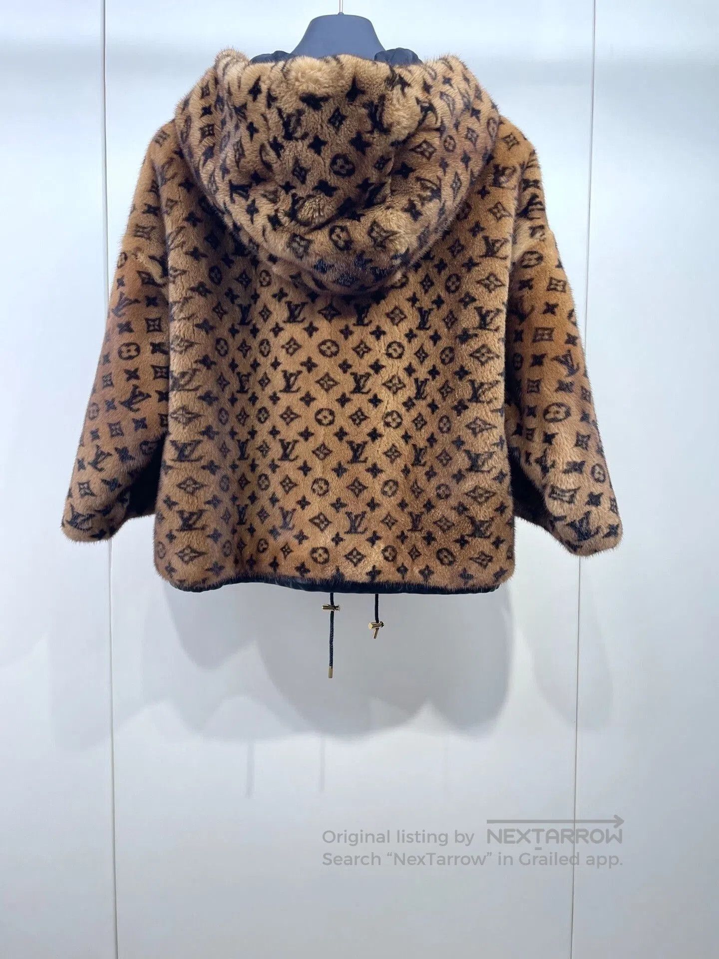 Louis Vuitton LV Monogram Hooded Mink Fur Coat. Size XXS / US 00 / IT 34 - 2 Thumbnail