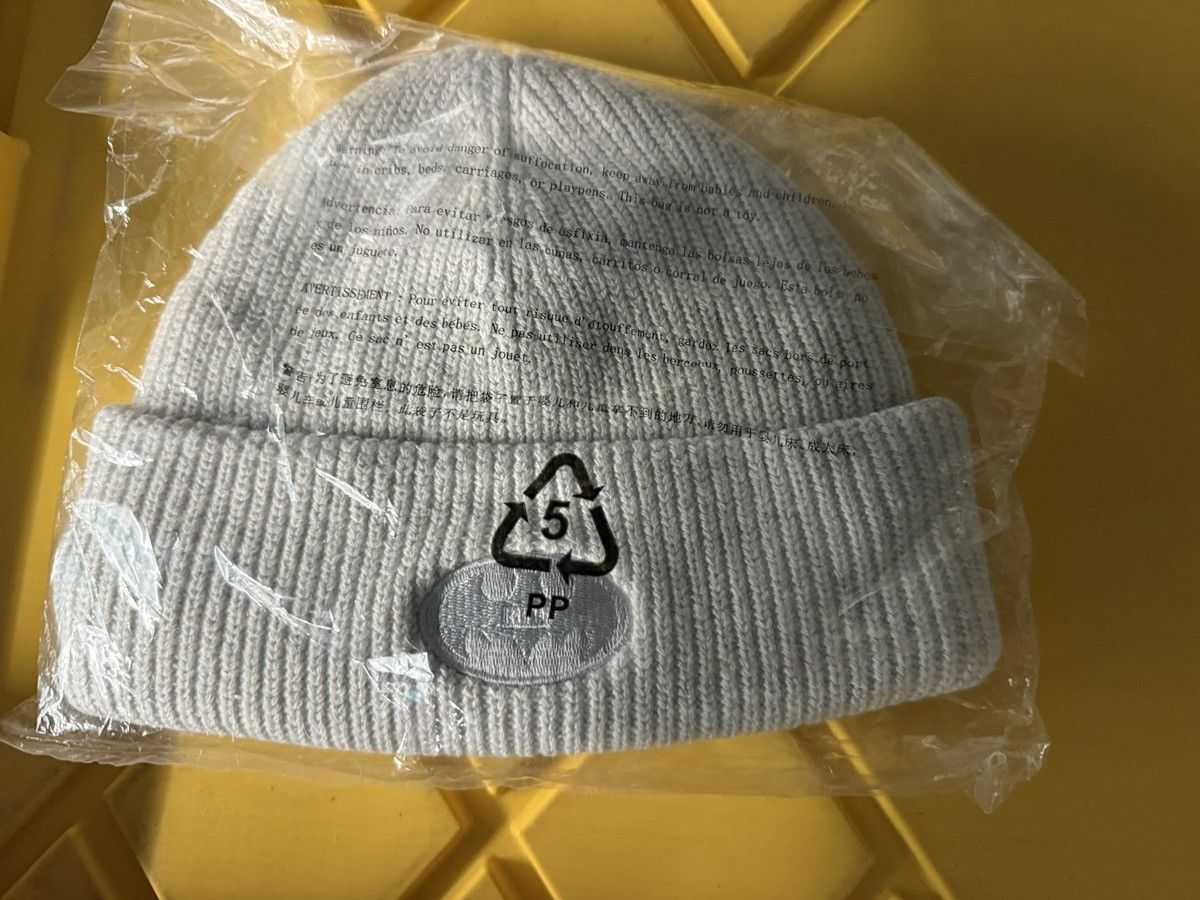 DC Comics × Kith Batman | Kith Mia Beanie in White Chunky Cotton Knit Hat Cap Size ONE SIZE - 8 Thumbnail
