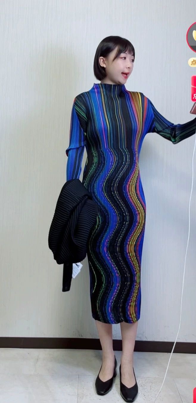Issey Miyake Issey Miyake Long-sleeved rainbow dress Size L / US 10 / IT 46 - 7 Thumbnail
