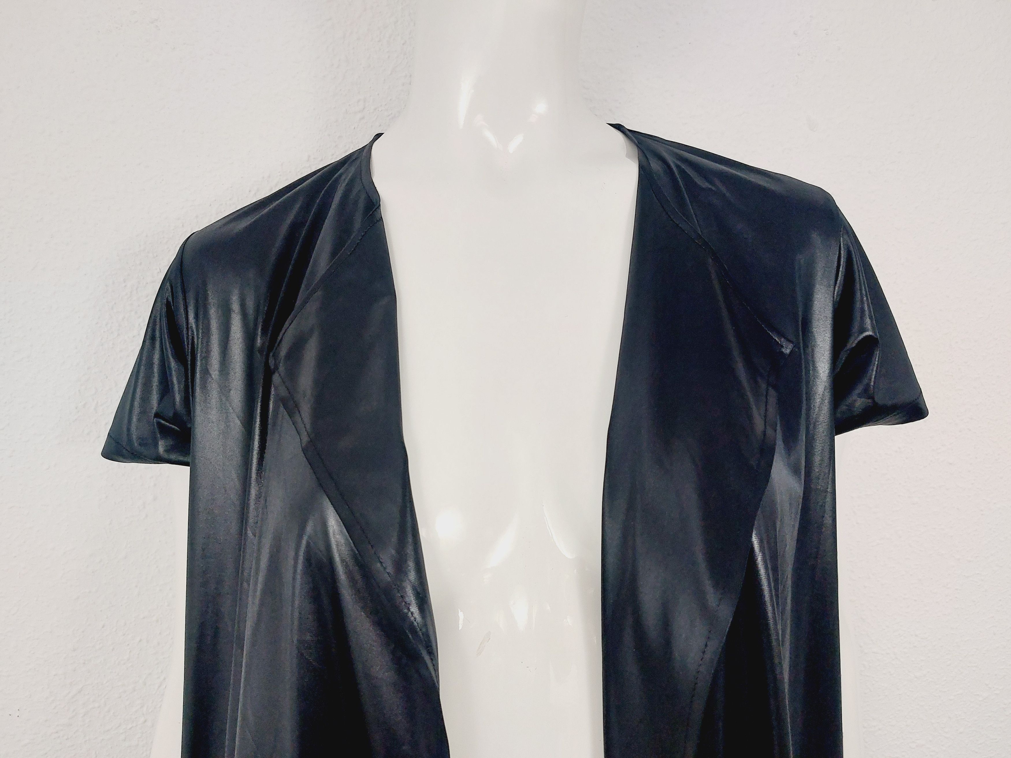 Yohji Yamamoto Vintage Yohji Yamamoto Black Shiny Cape Japan Coat Size US XS / EU 42 / 0 - 4 Thumbnail